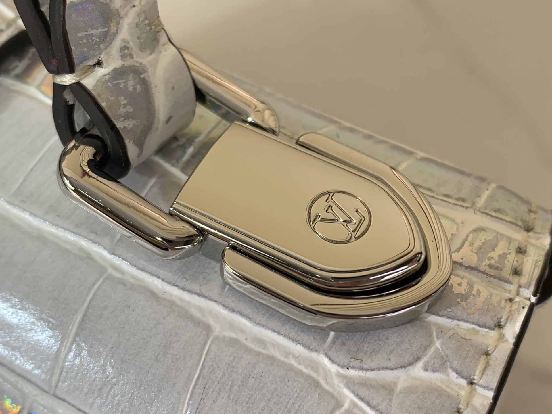 Louis Vuitton Basic Bag M-s