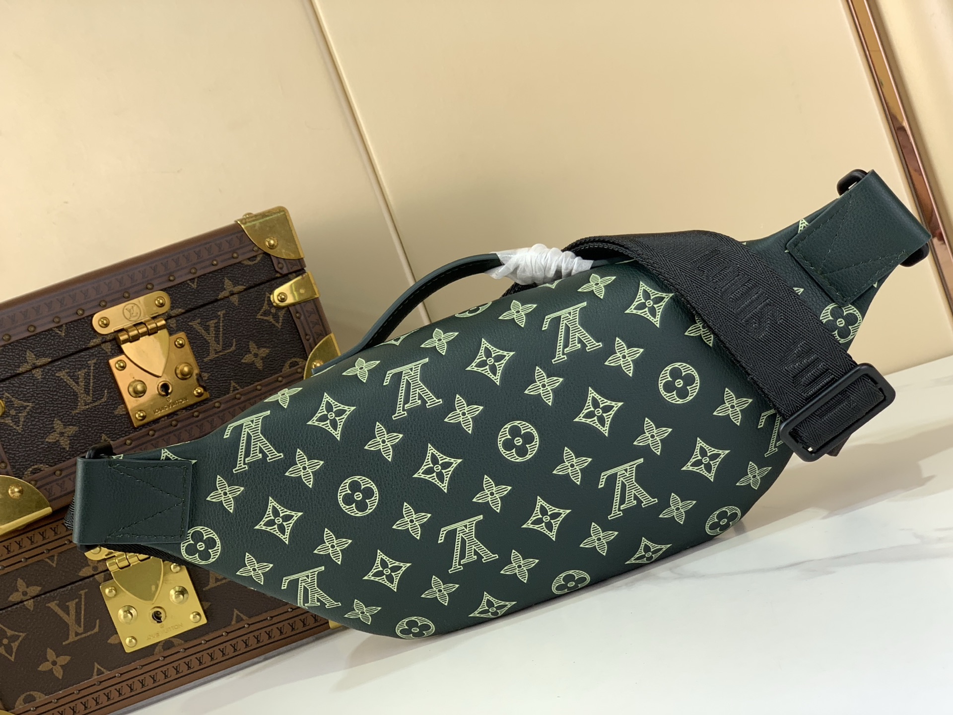 Louis Vuitton Basic Bag Cow Leather Green M-s