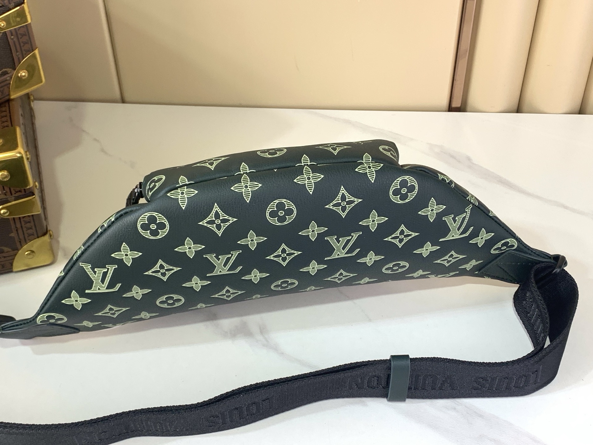 Louis Vuitton Basic Bag Cow Leather Green M-s