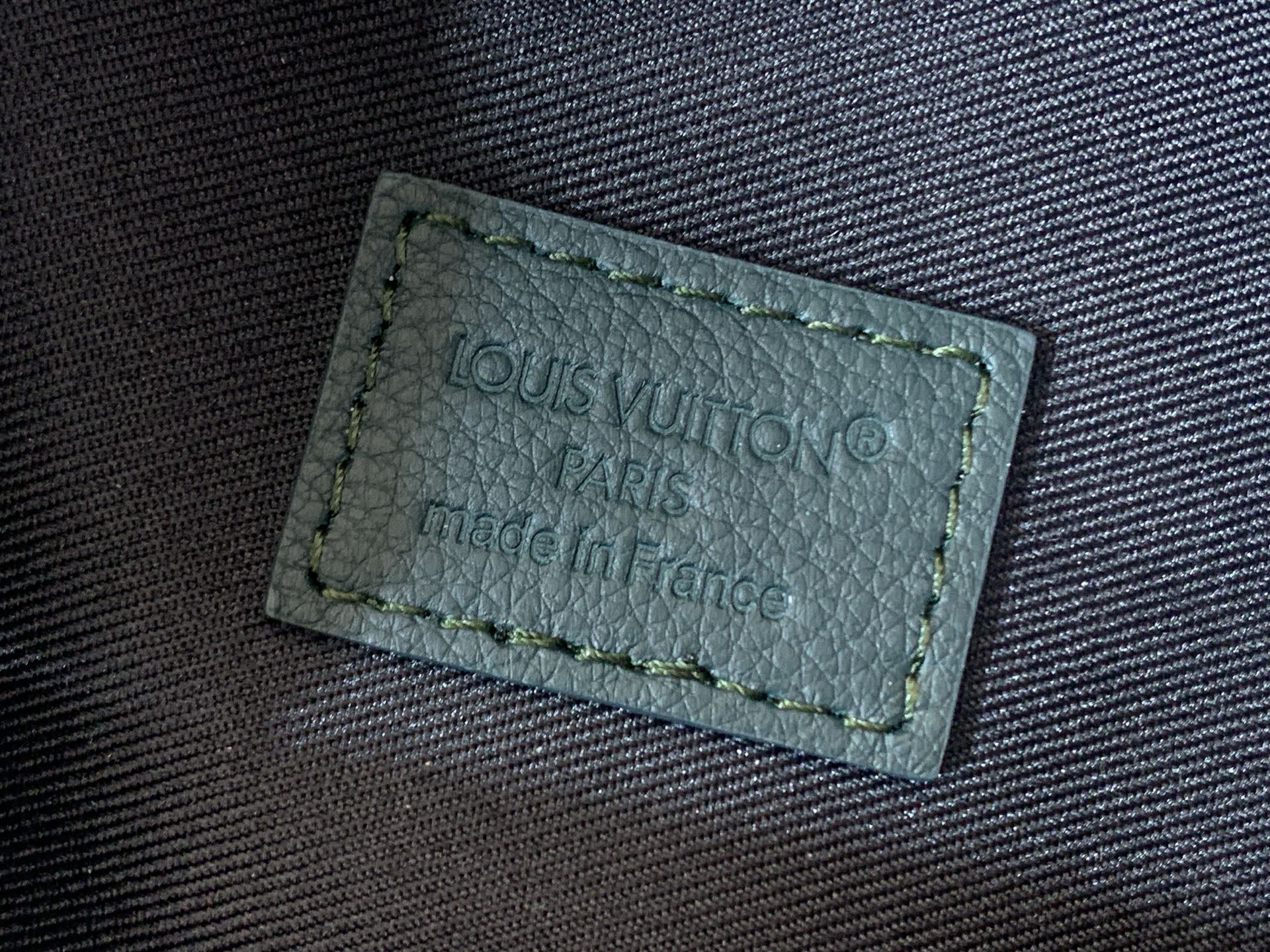 Louis Vuitton Basic Bag Cow Leather Green M-s