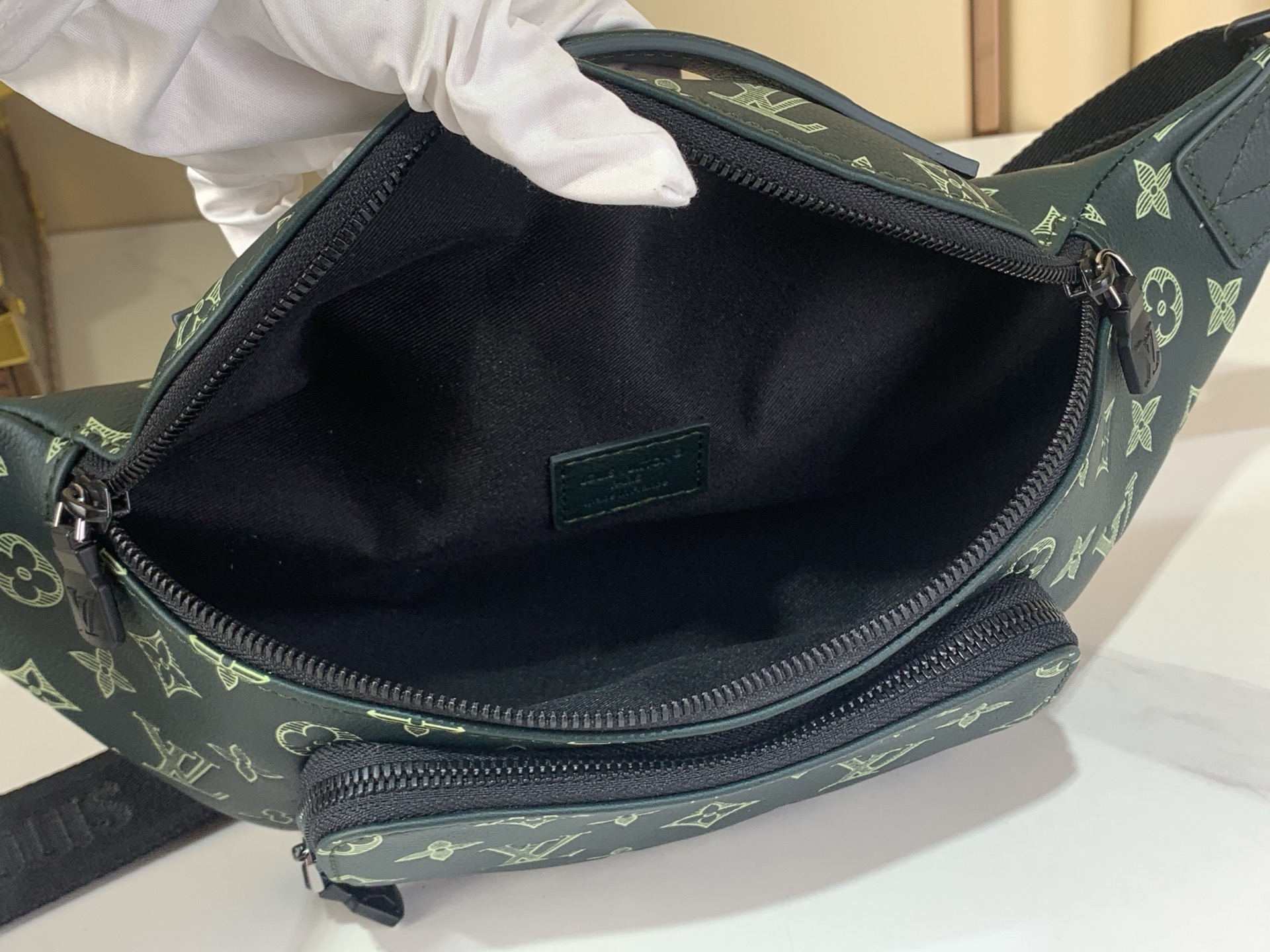 Louis Vuitton Basic Bag Cow Leather Green M-s