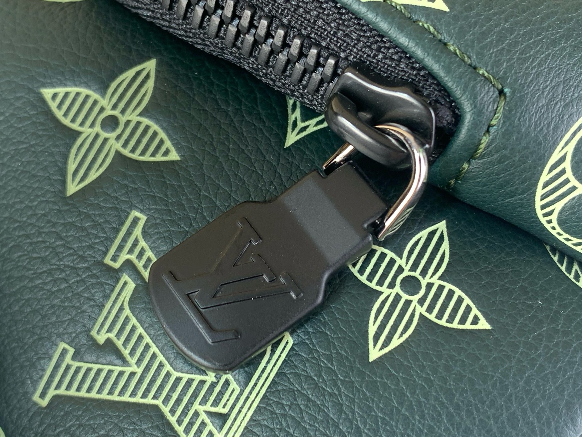 Louis Vuitton Basic Bag Cow Leather Green M-s