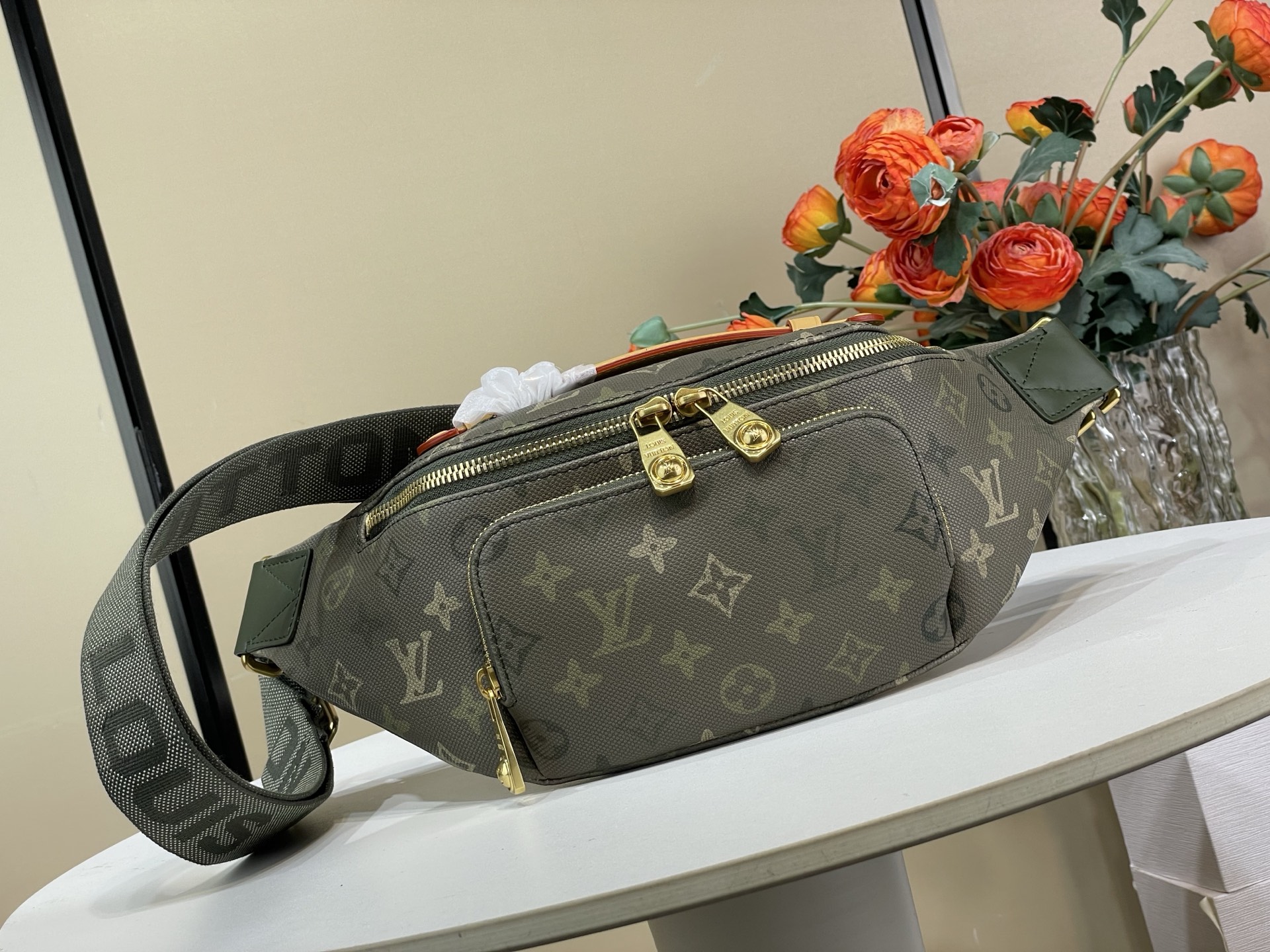 Louis Vuitton Basic Bag Canvas Green M-l-s