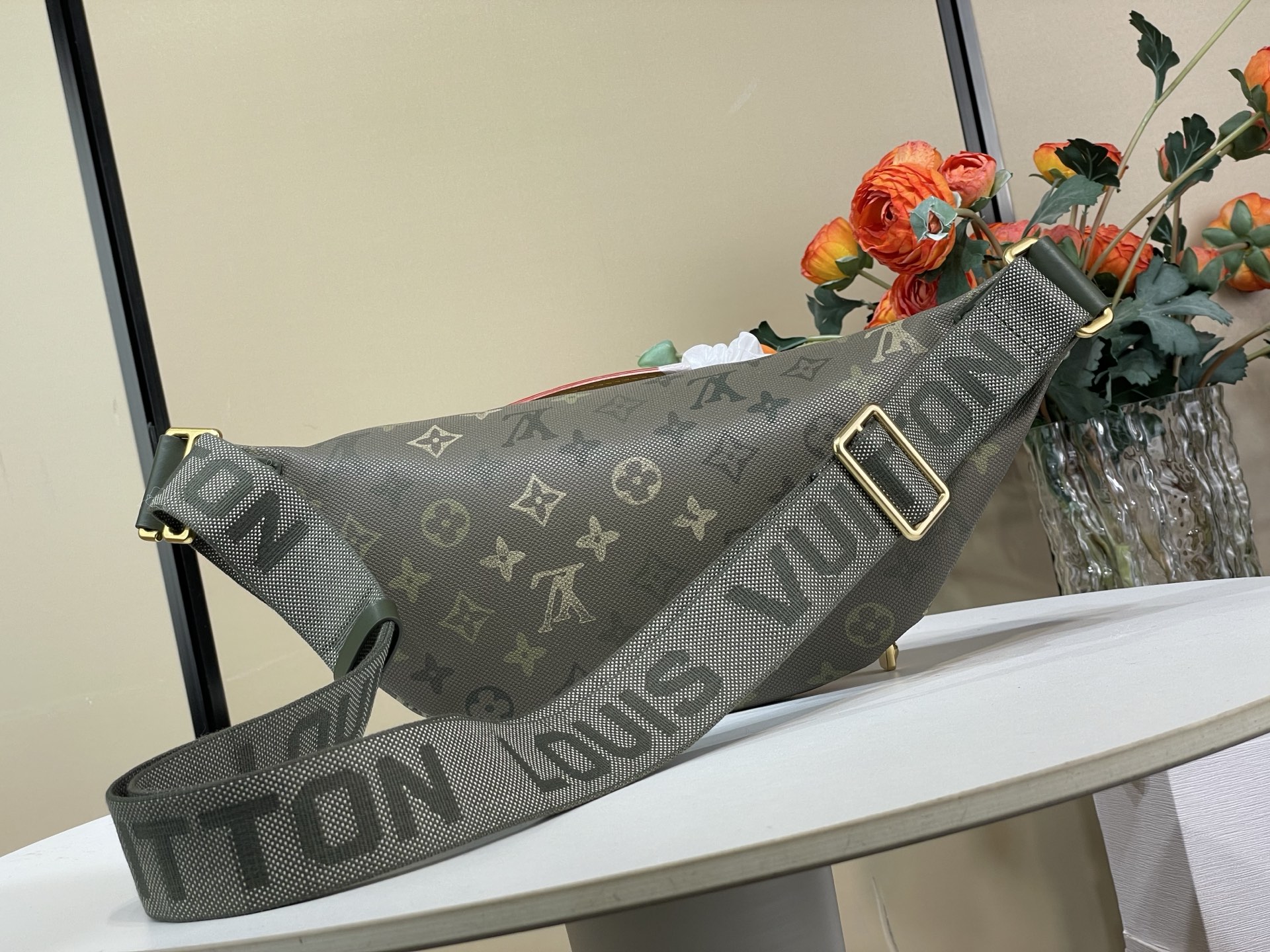 Louis Vuitton Basic Bag Canvas Green M-l-s