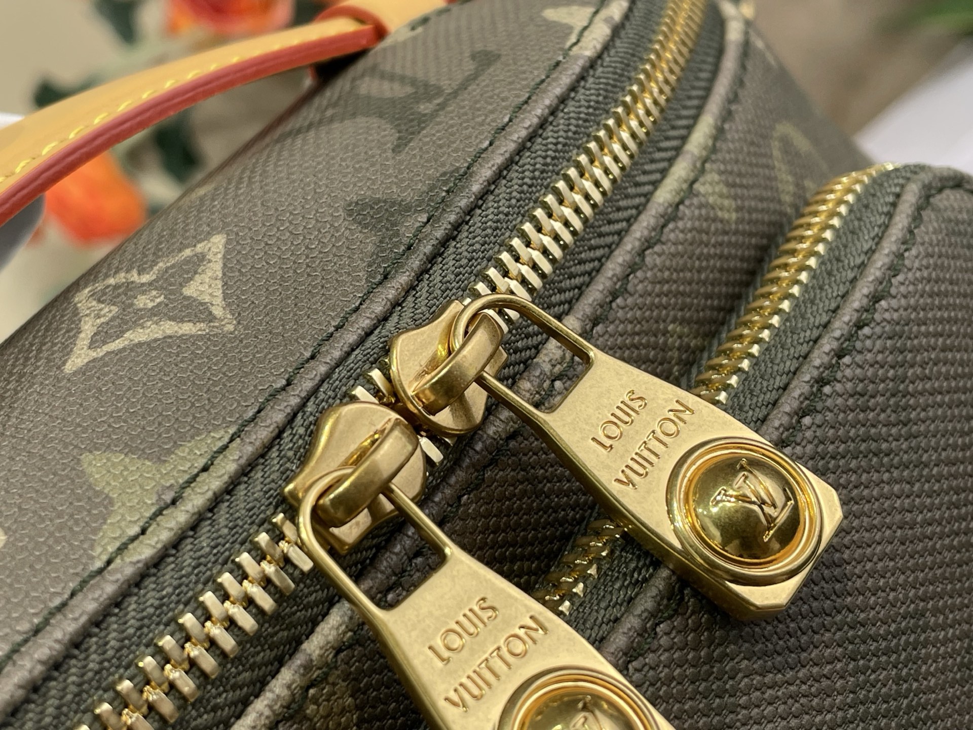 Louis Vuitton Basic Bag Canvas Green M-l-s