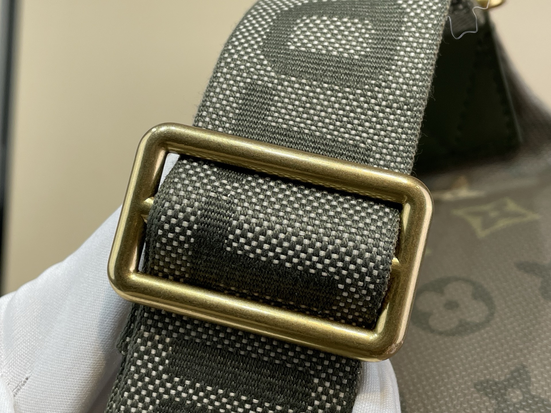 Louis Vuitton Basic Bag Canvas Green M-l-s