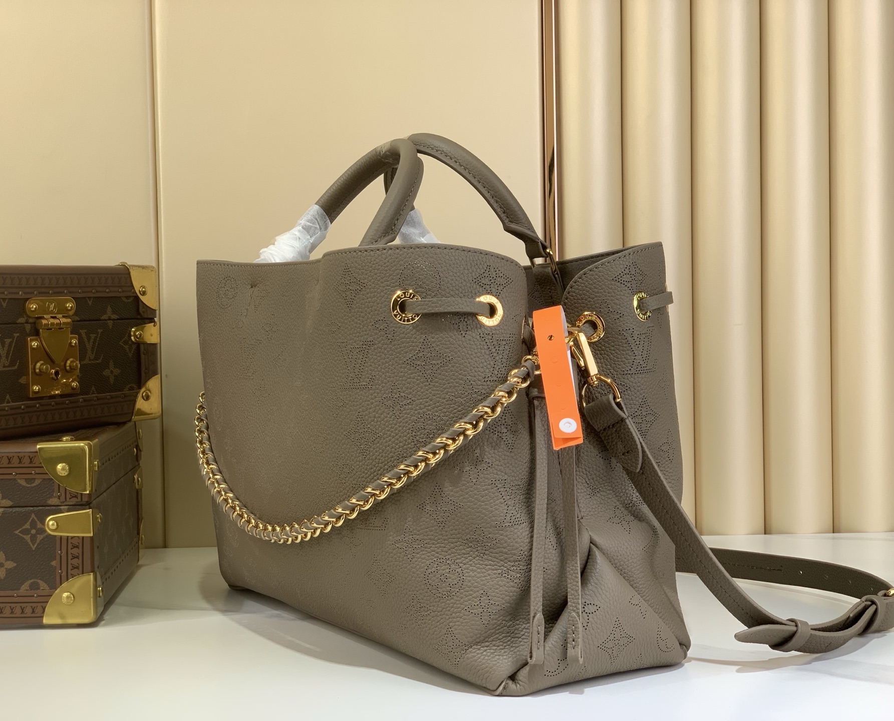 Louis Vuitton Tote Bag Gold M-l-s