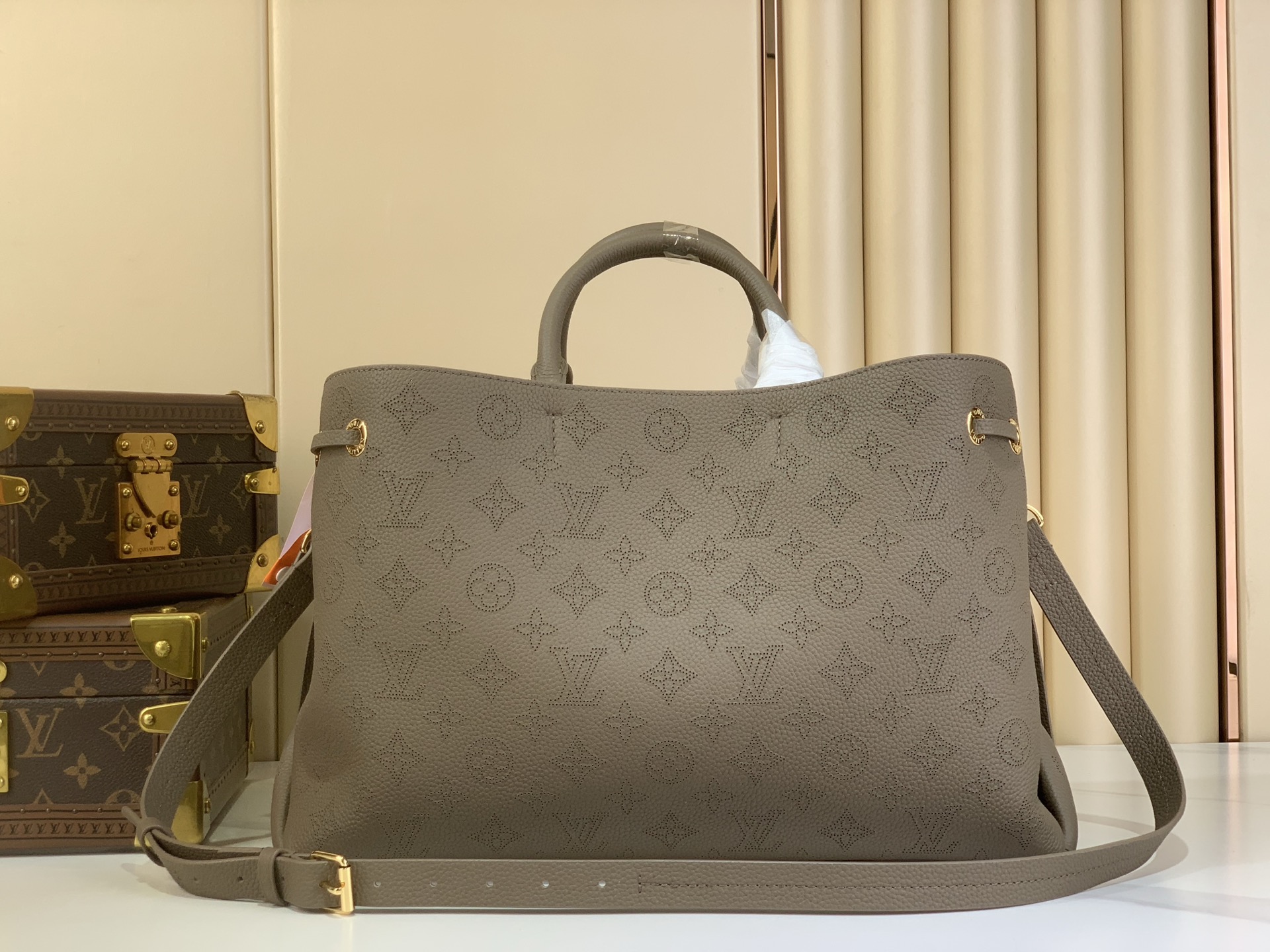 Louis Vuitton Tote Bag Gold M-l-s
