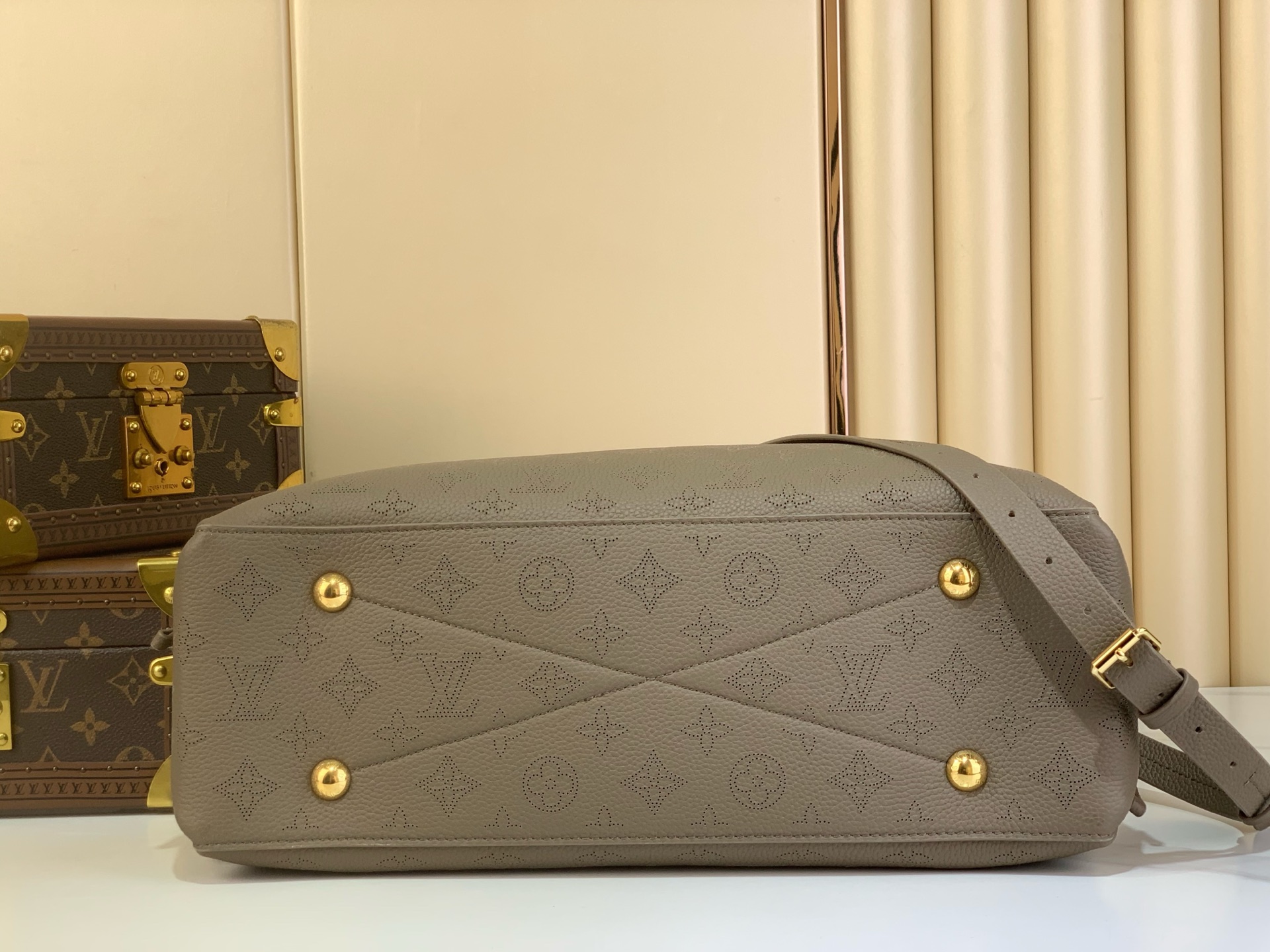 Louis Vuitton Tote Bag Gold M-l-s