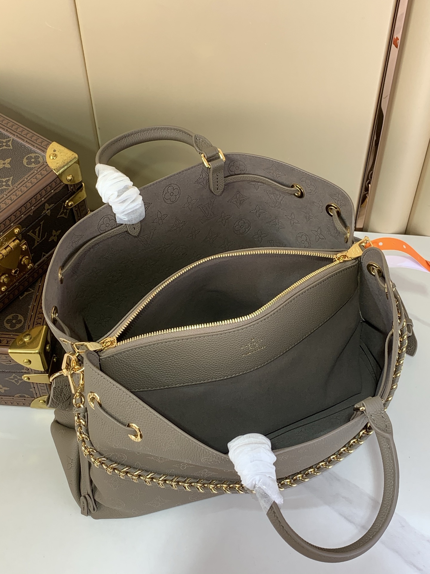 Louis Vuitton Tote Bag Gold M-l-s