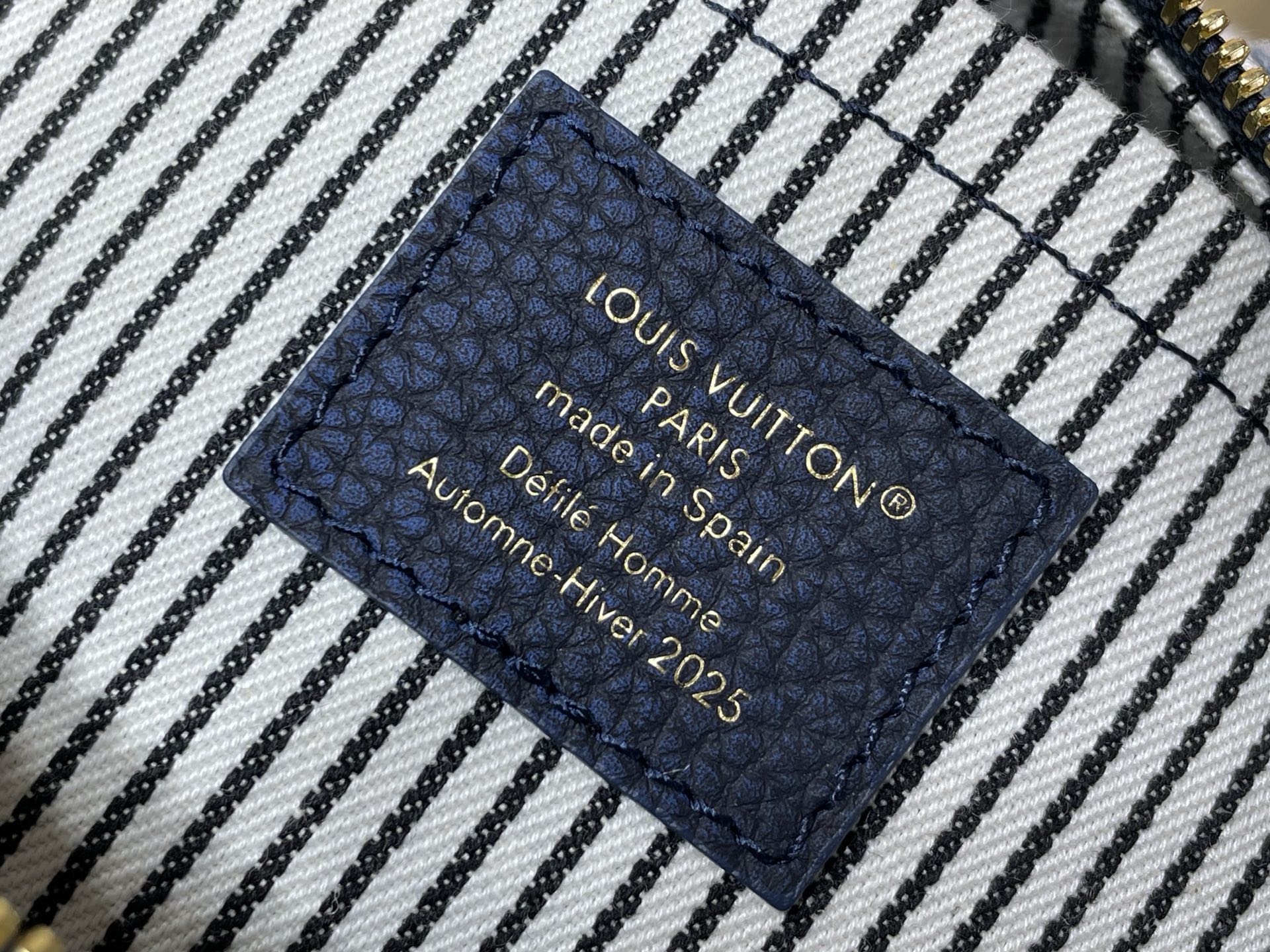 Louis Vuitton Basic Bag M-l-s