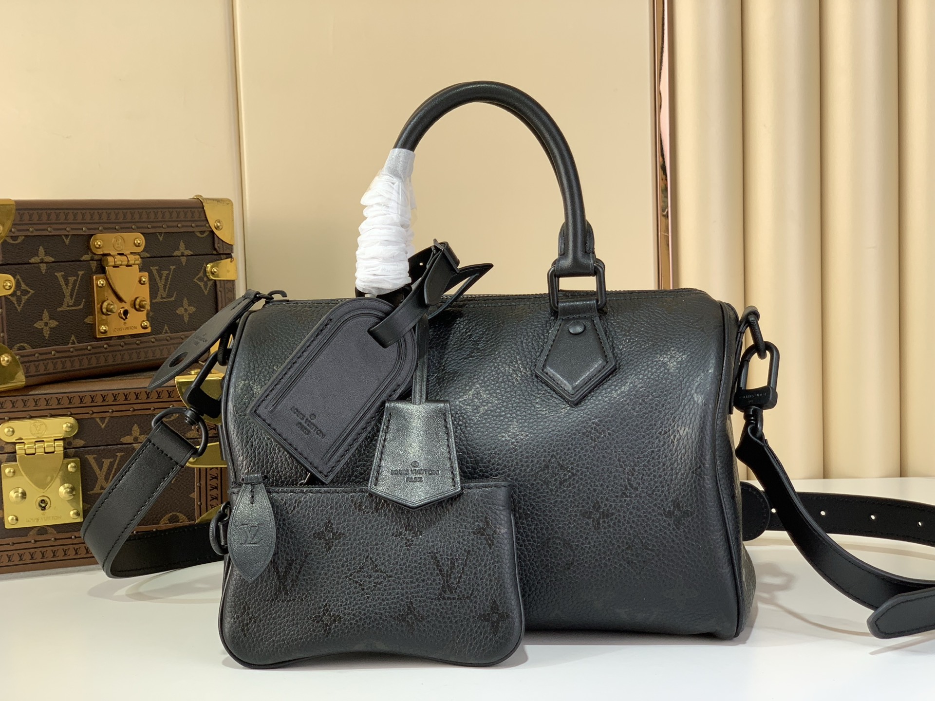 Louis Vuitton Basic Bag Cow Leather Black M-l-s