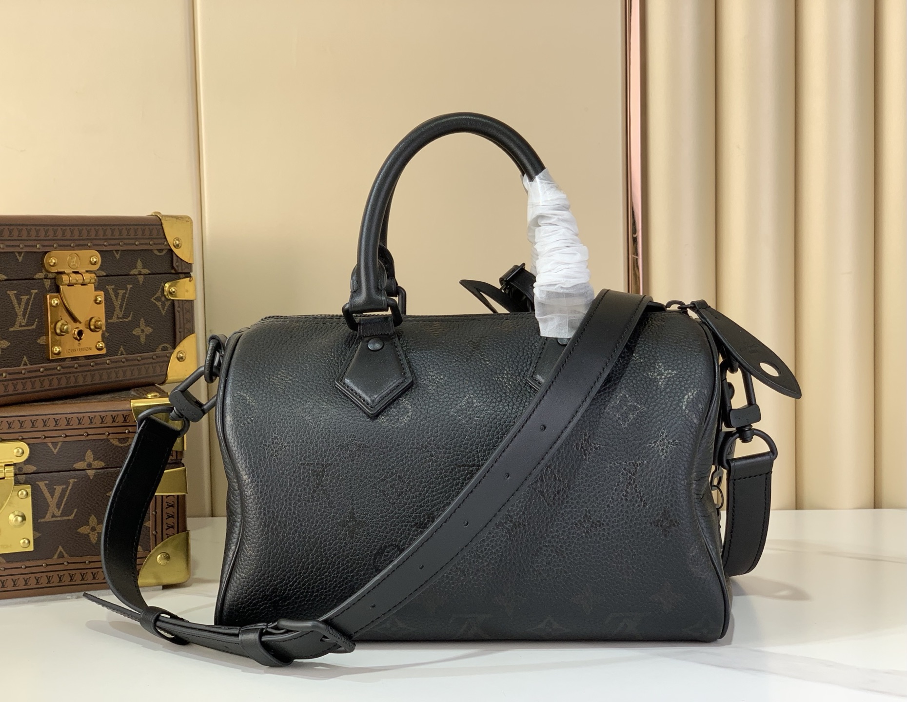 Louis Vuitton Basic Bag Cow Leather Black M-l-s