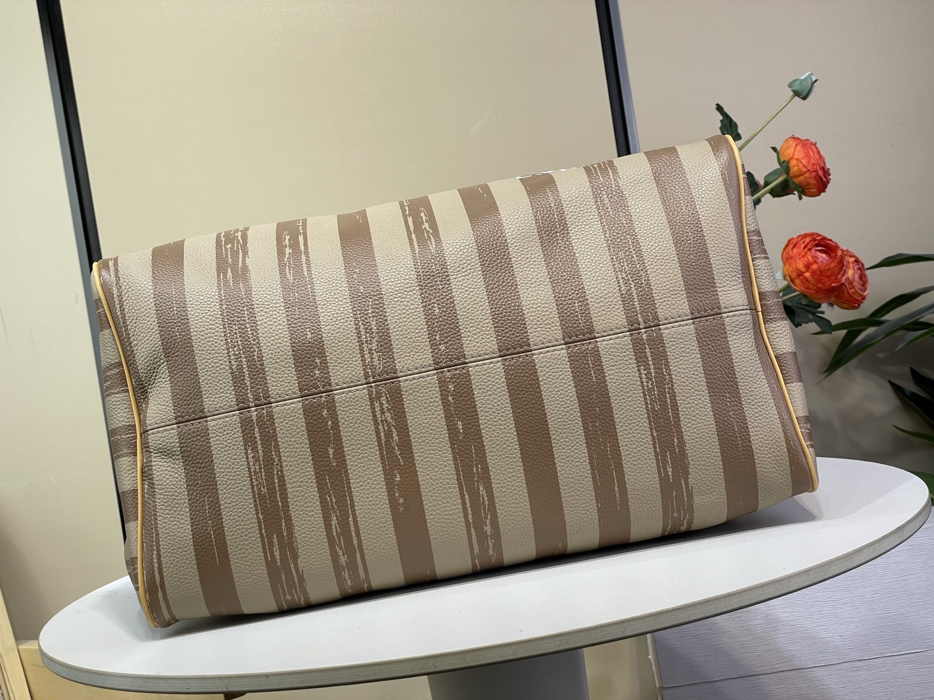 Louis Vuitton Basic Bag Cow Leather M-l-s