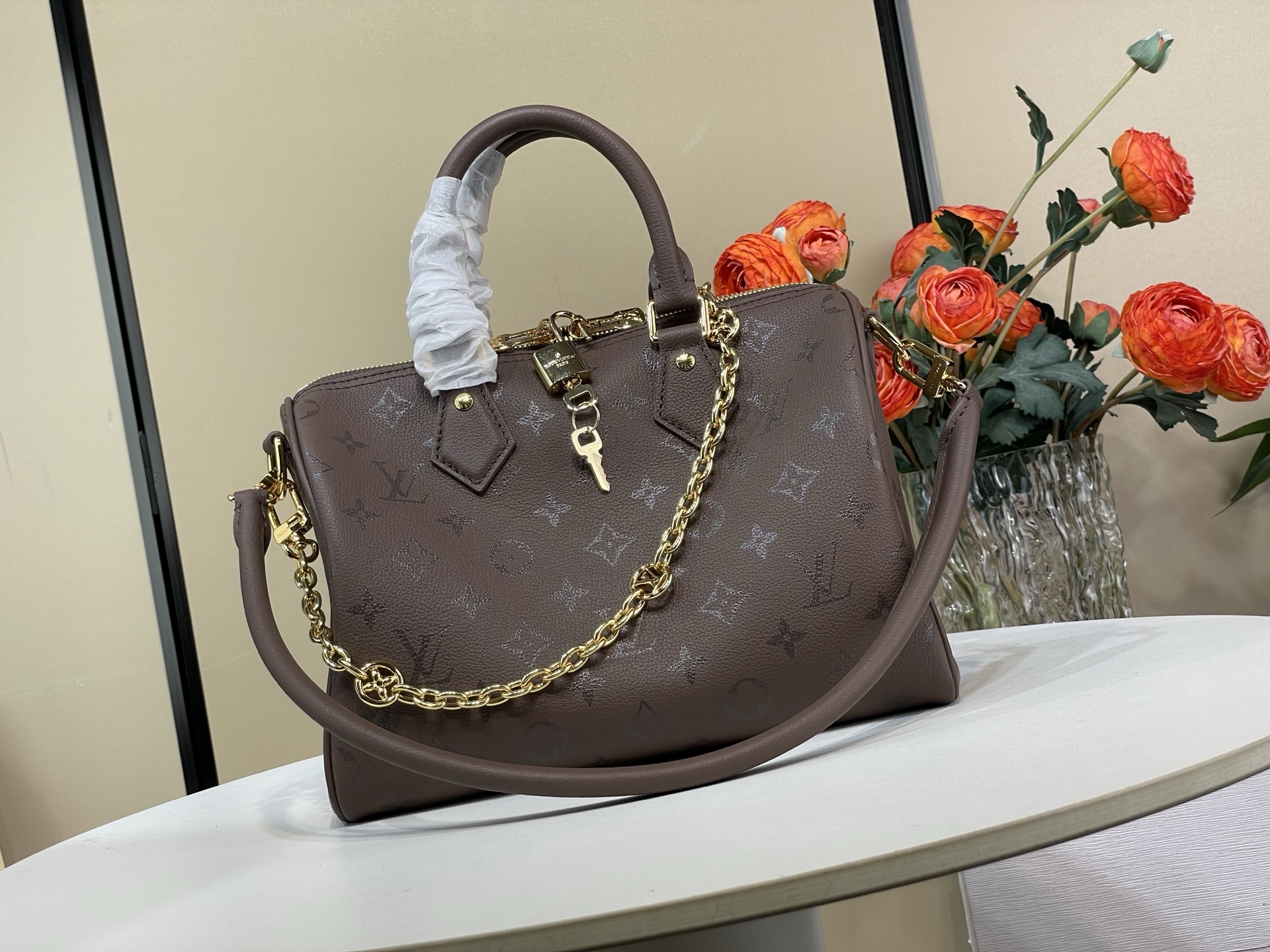 Louis Vuitton Basic Bag Cow Leather Black M-l-s