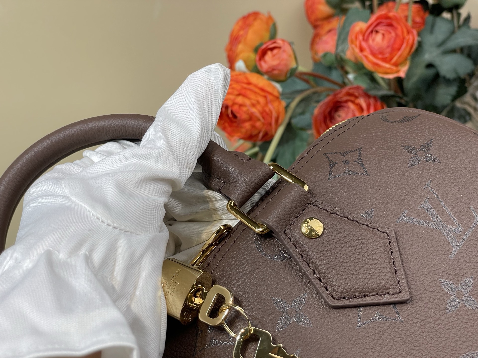 Louis Vuitton Basic Bag Cow Leather Black M-l-s