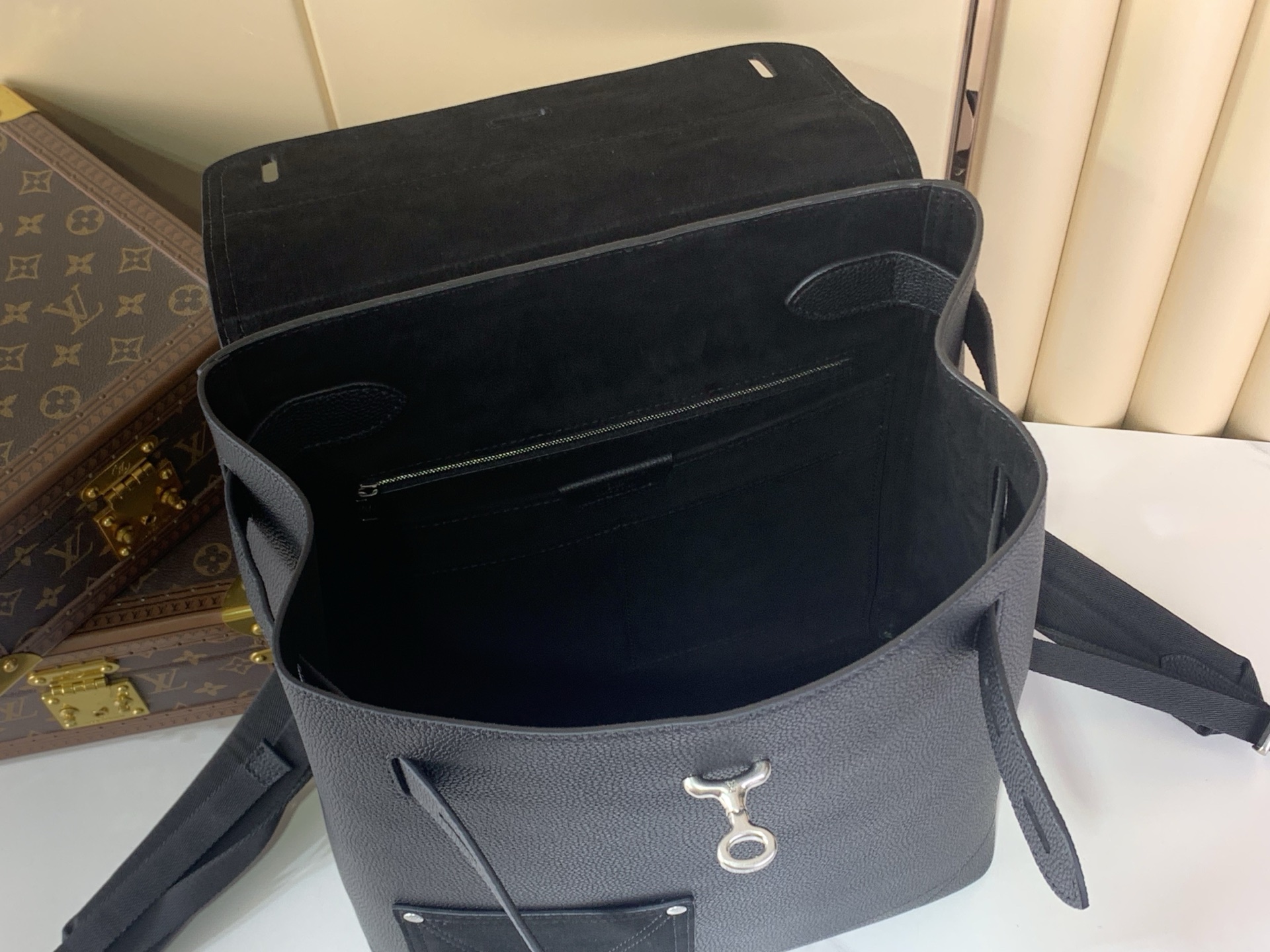 Backpack Cow Leather Black M-l-s