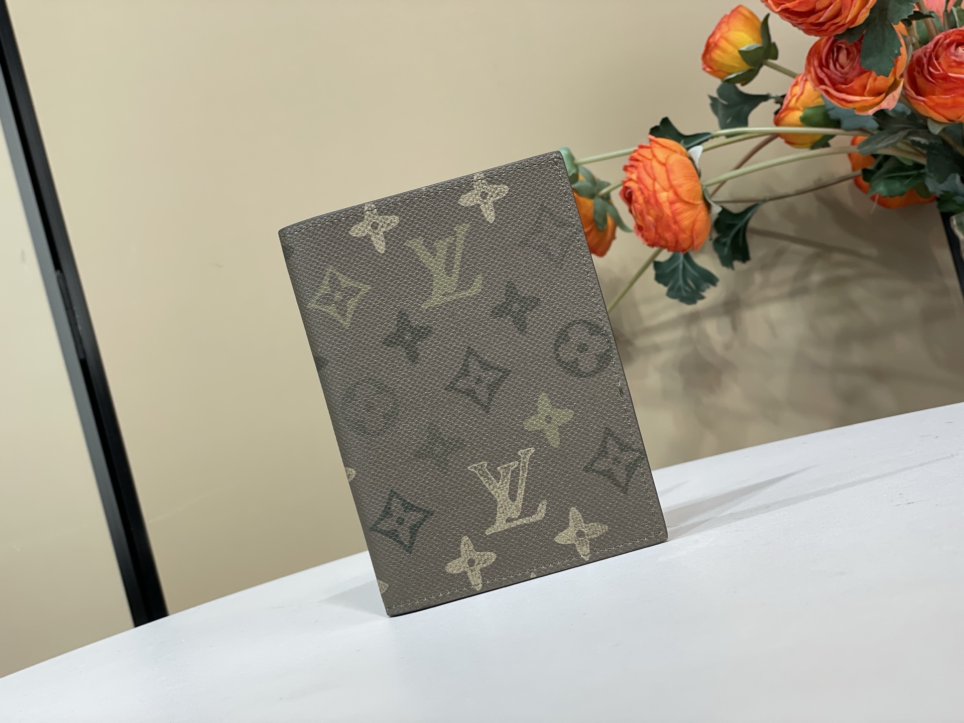 Louis Vuitton Basic Bag Cow Leather Green M-l-s