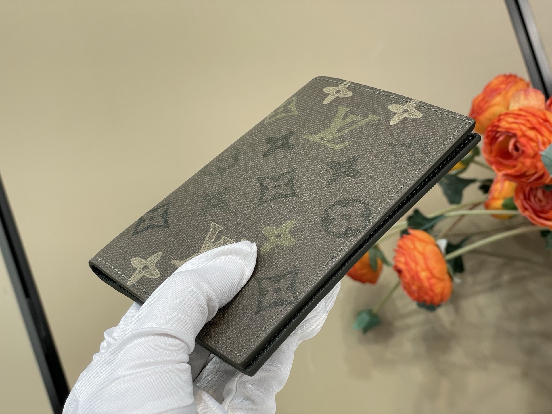 Louis Vuitton Basic Bag Cow Leather Green M-l-s