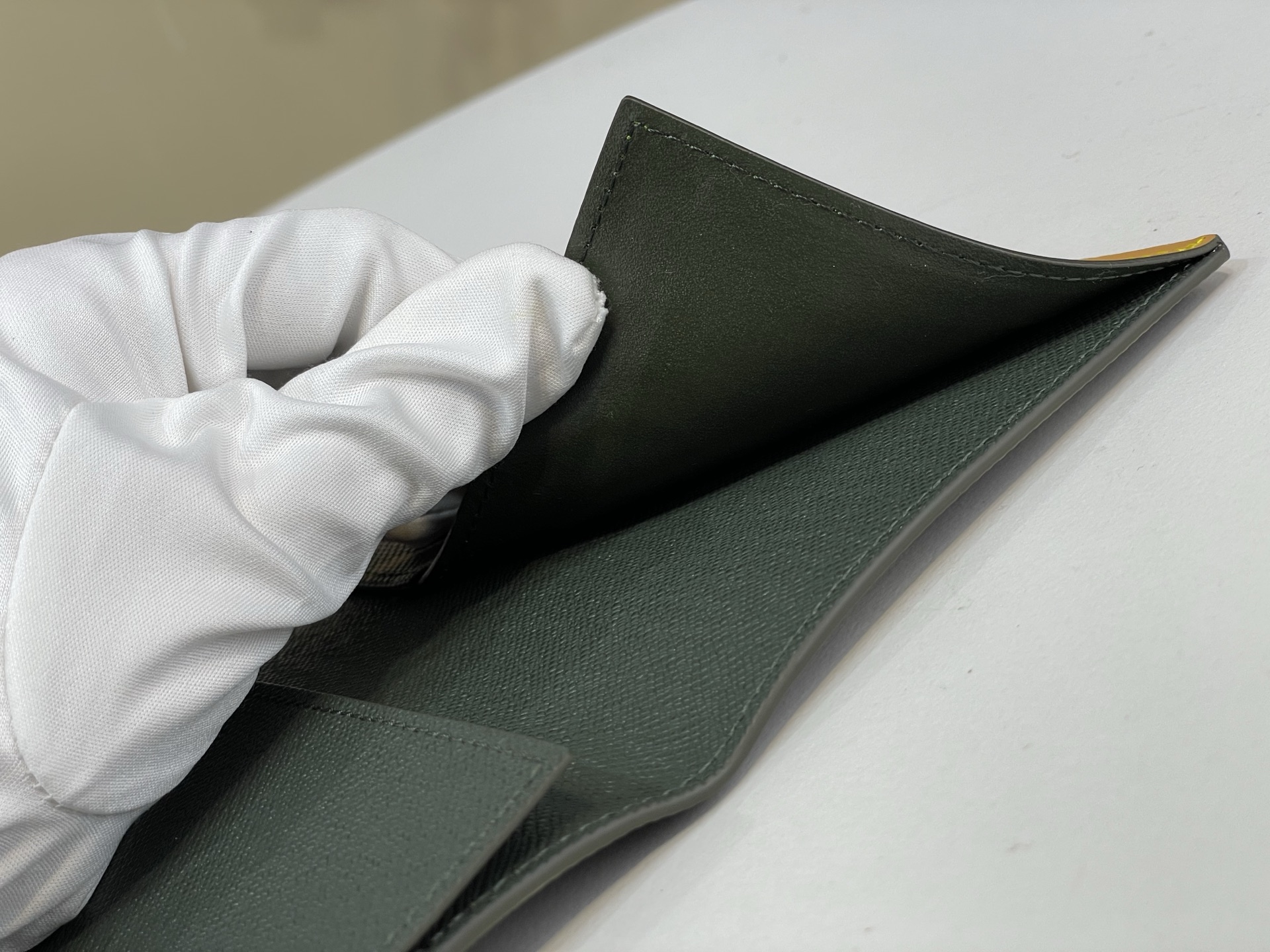 Louis Vuitton Basic Bag Cow Leather Green M-l-s