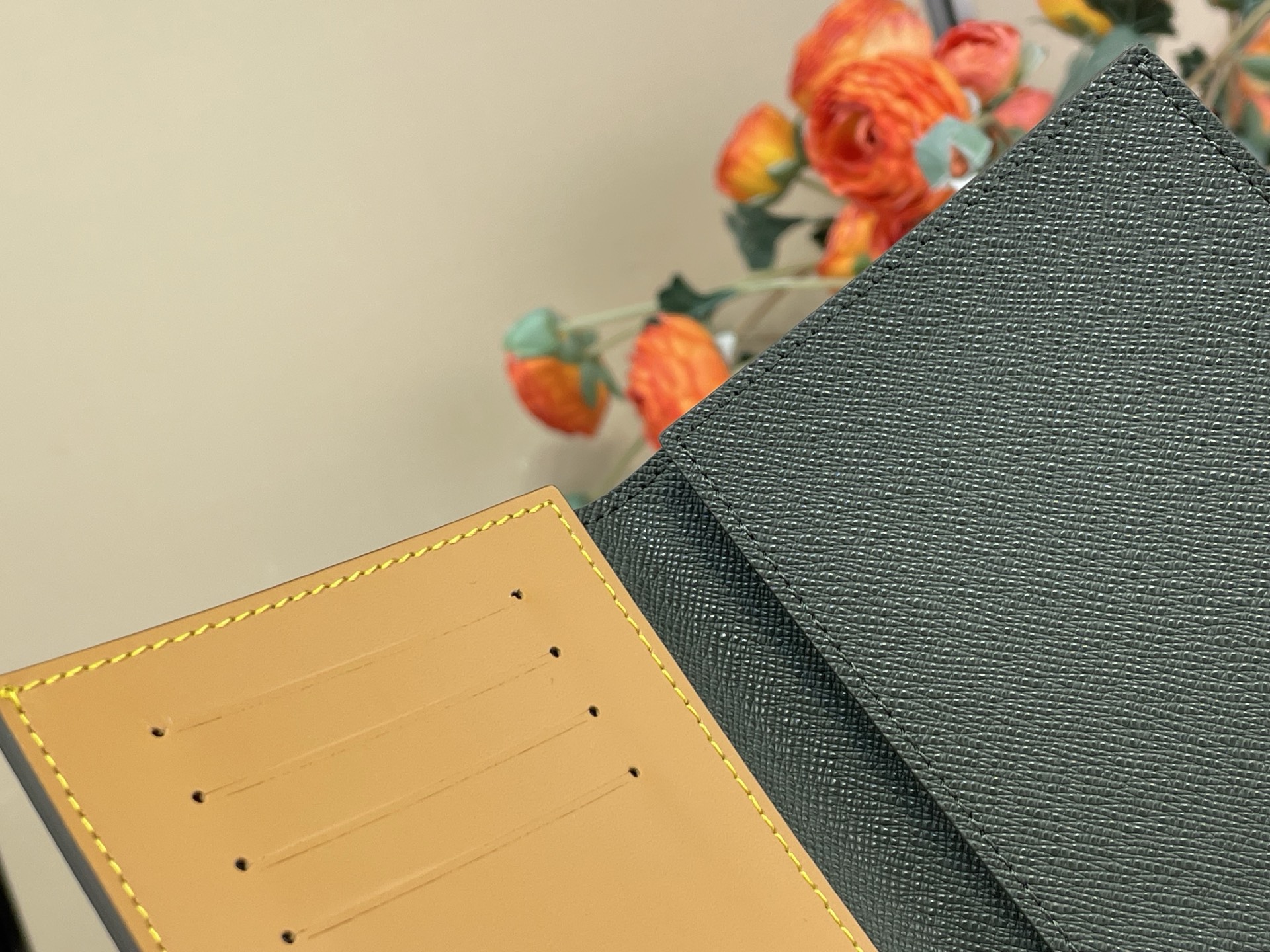 Louis Vuitton Basic Bag Cow Leather Green M-l-s