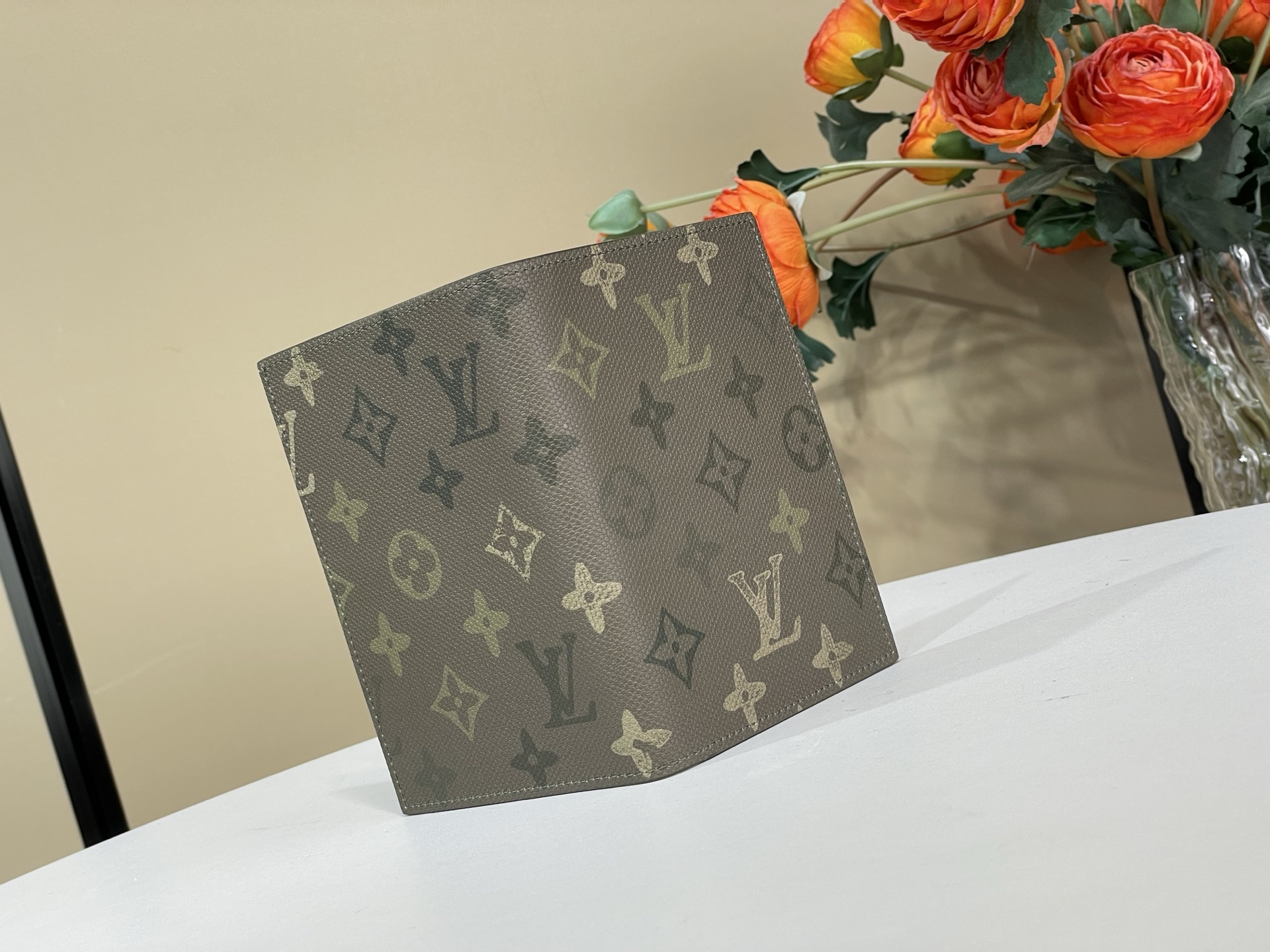Louis Vuitton Basic Bag Cow Leather Green M-l-s