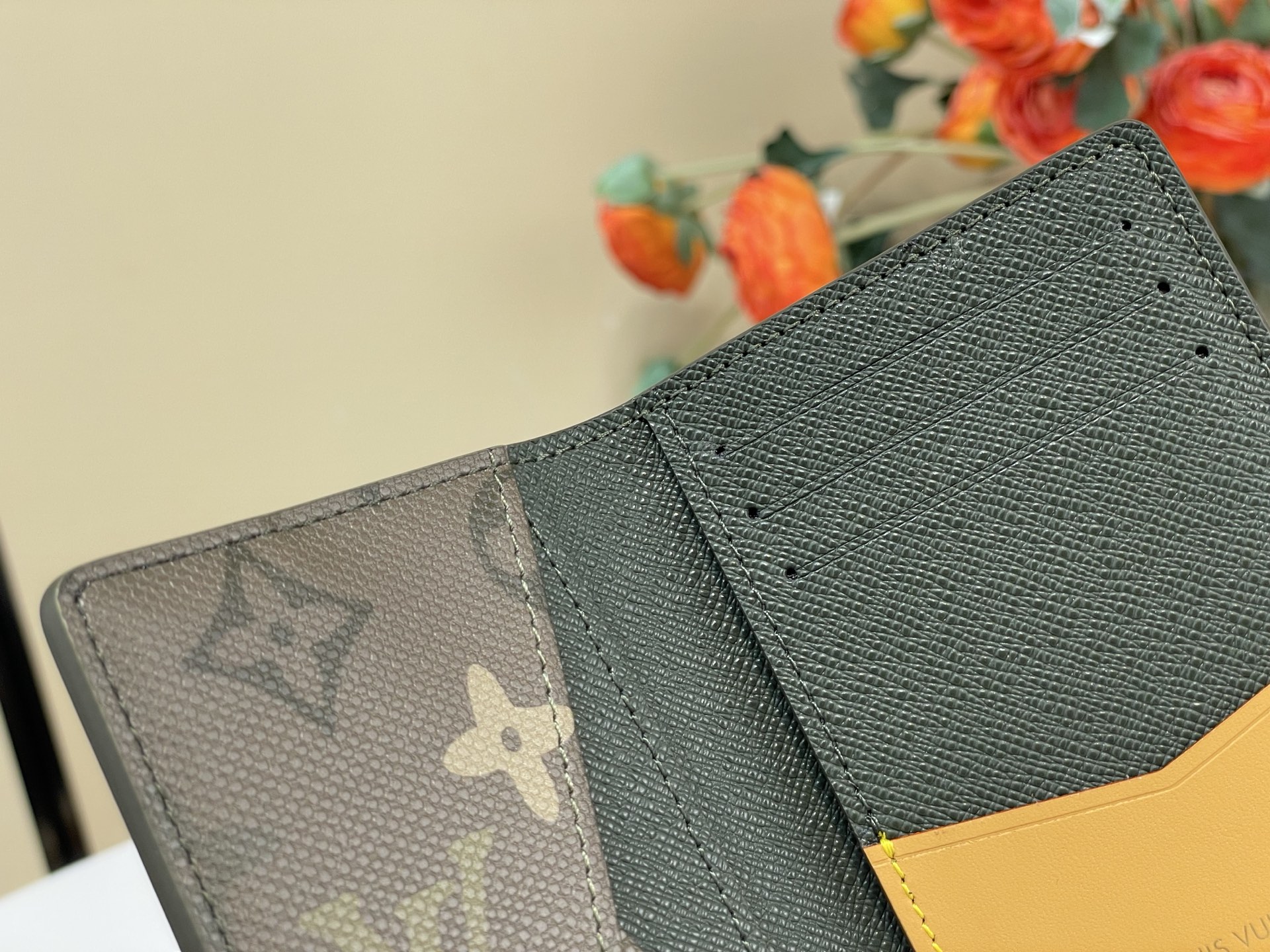 Louis Vuitton Basic Bag Cow Leather Green M-l-s