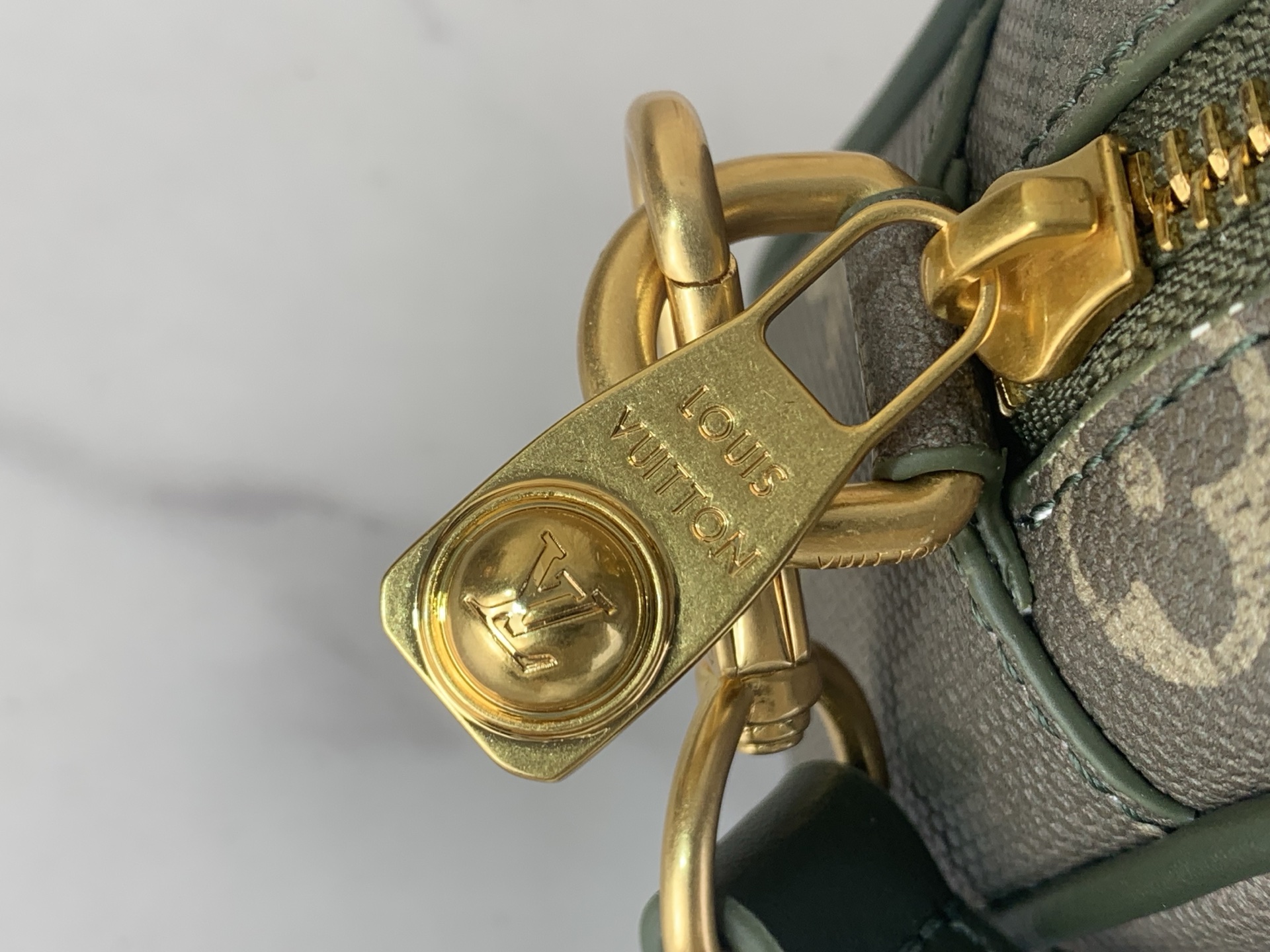 Louis Vuitton Basic Bag Canvas M-l-s