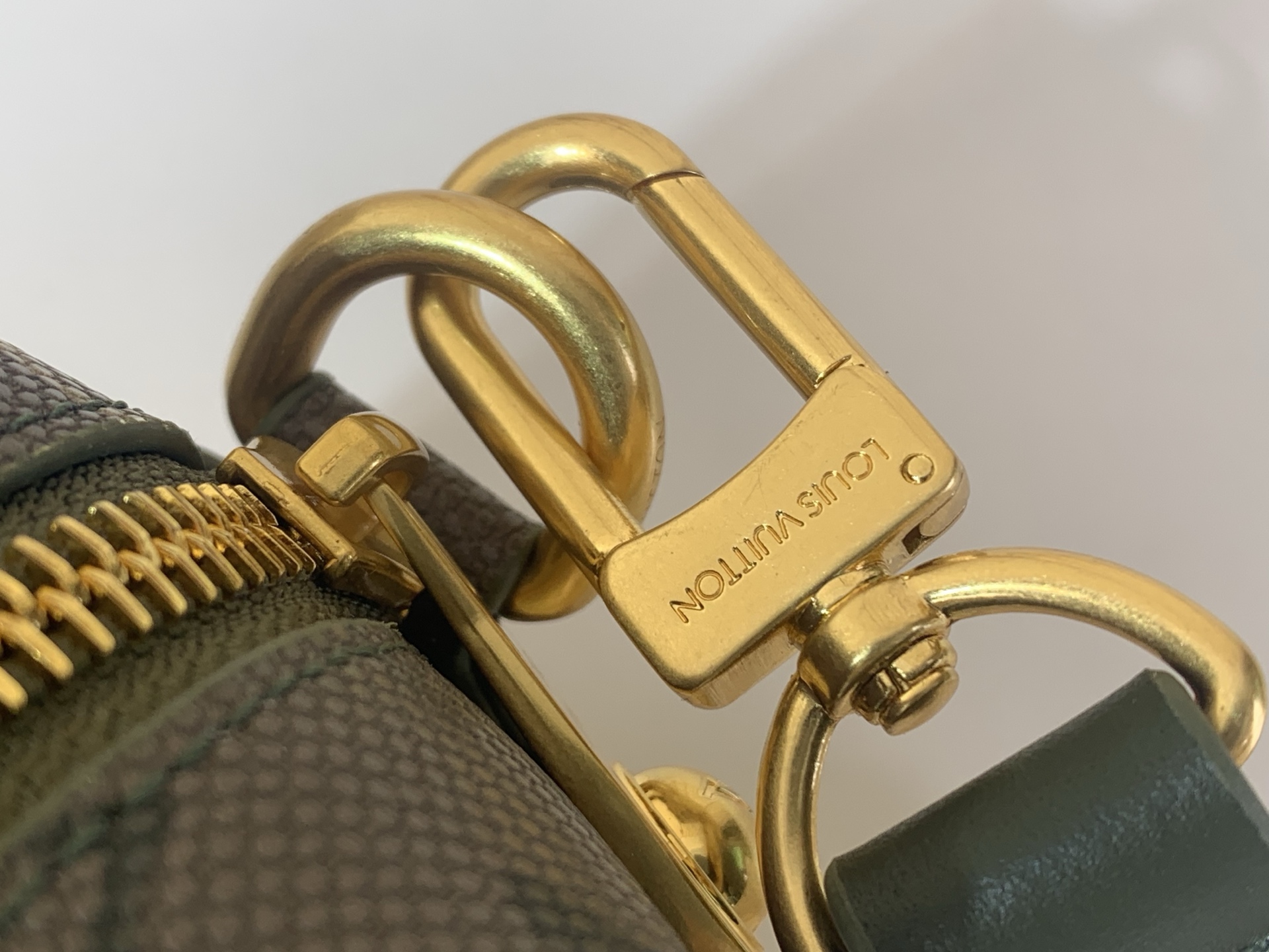 Louis Vuitton Basic Bag Canvas M-l-s