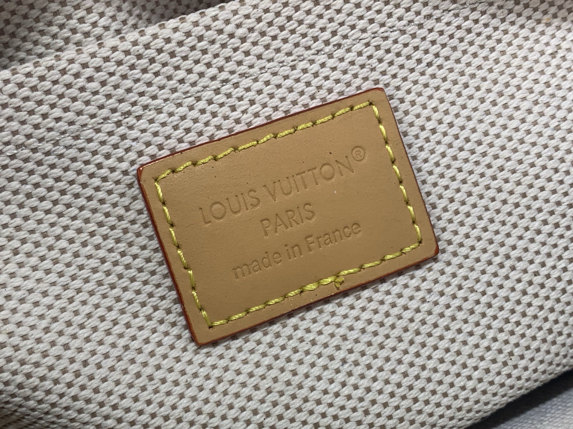 Louis Vuitton Basic Bag Canvas M-l-s