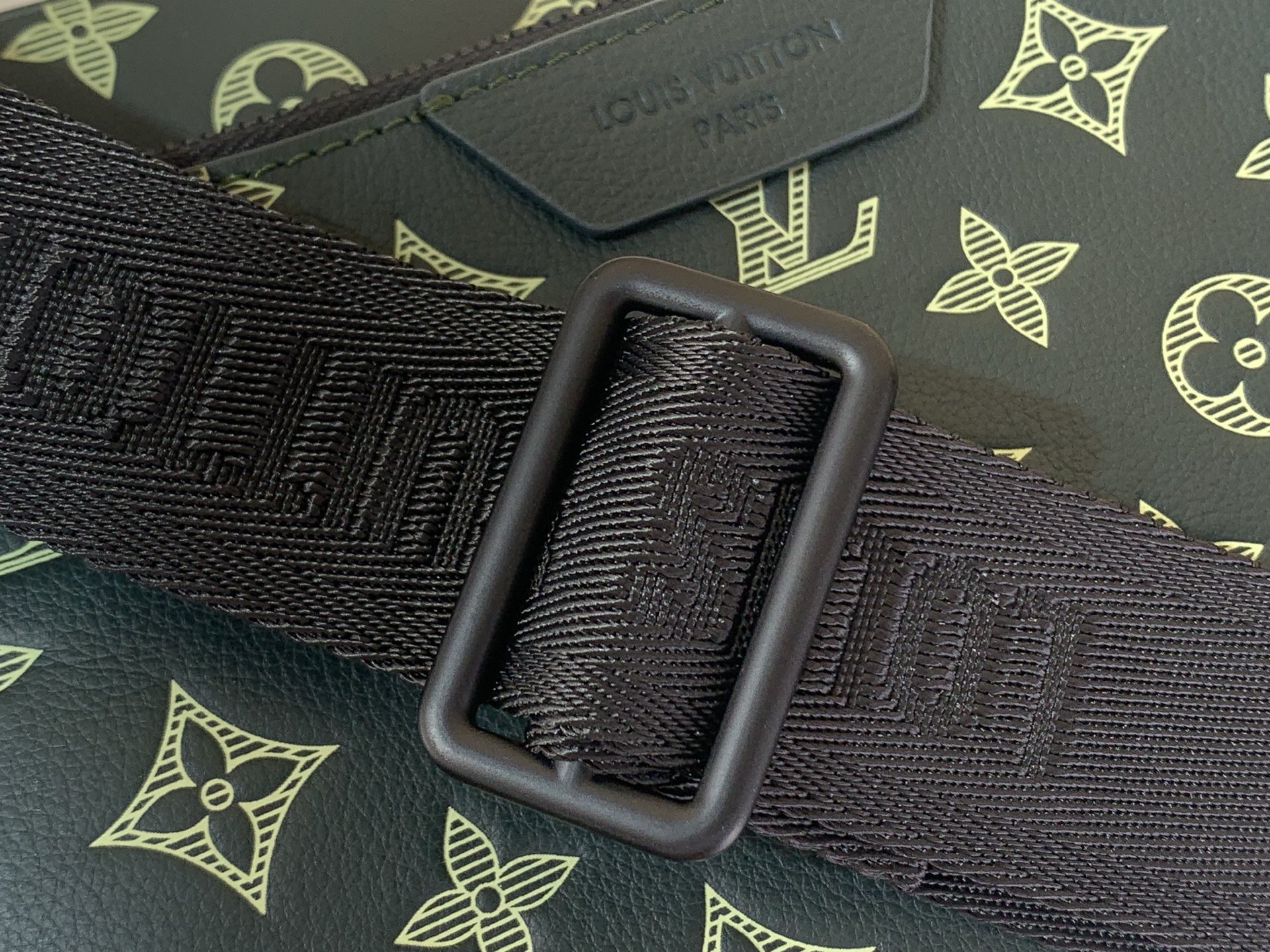 Louis Vuitton Messenger Bag Cow Leather M-s