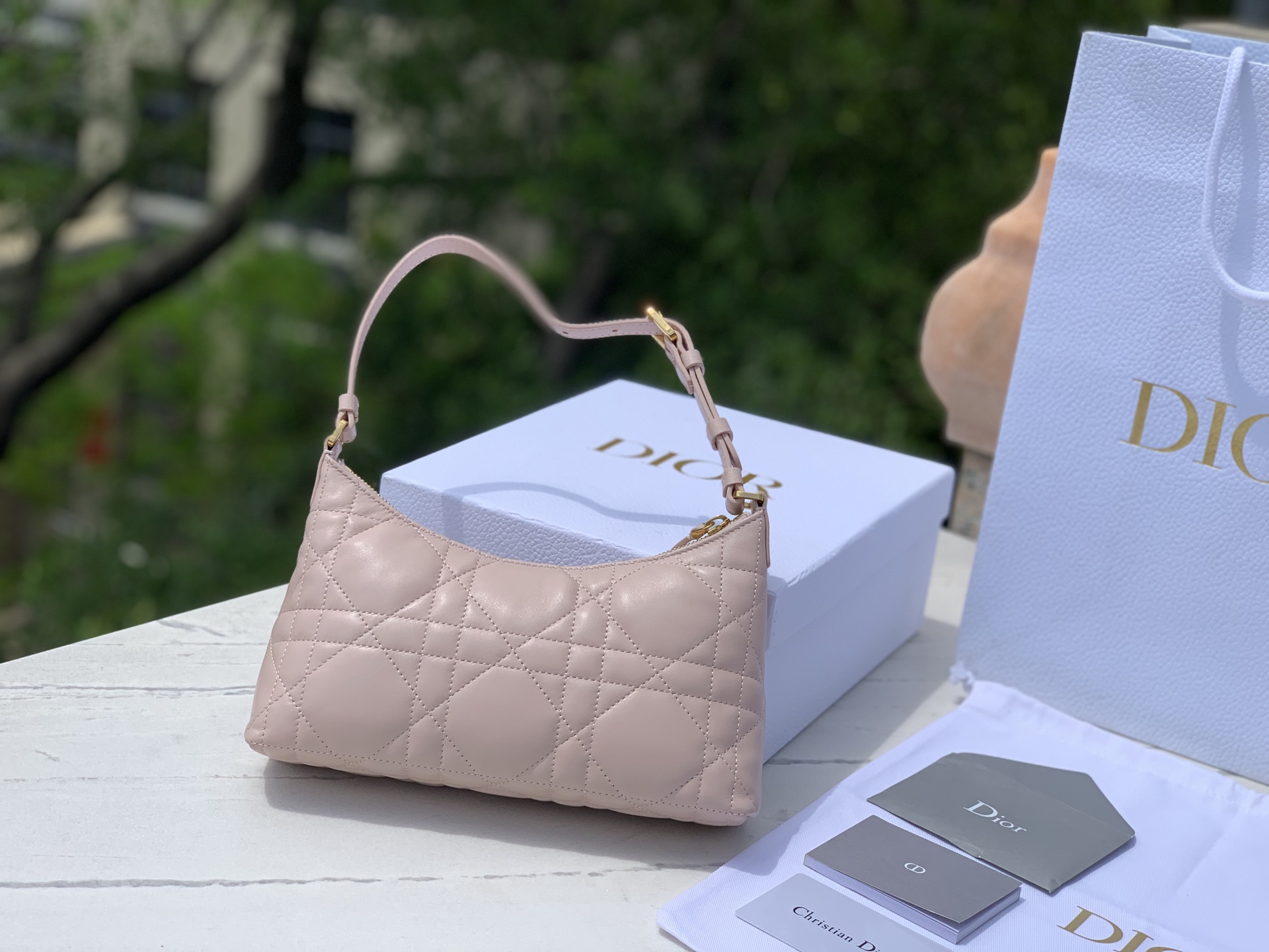 Dior Basic Bag Sheepskin Gold M-s