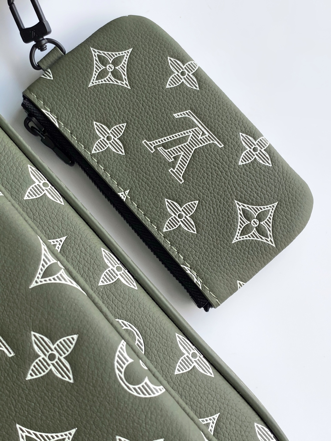 Louis Vuitton Messenger Bag Cow Leather Black M