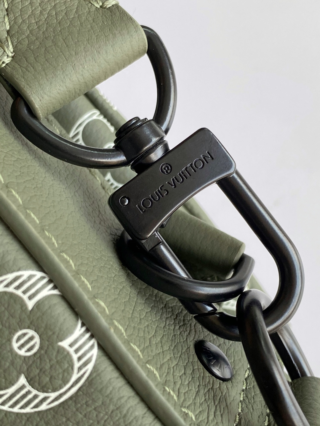 Louis Vuitton Messenger Bag Cow Leather Black M