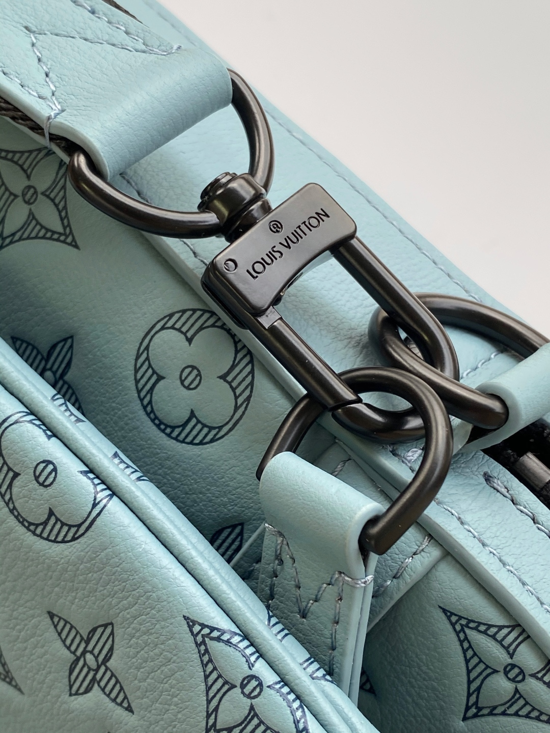 Louis Vuitton Messenger Bag Cow Leather Black M