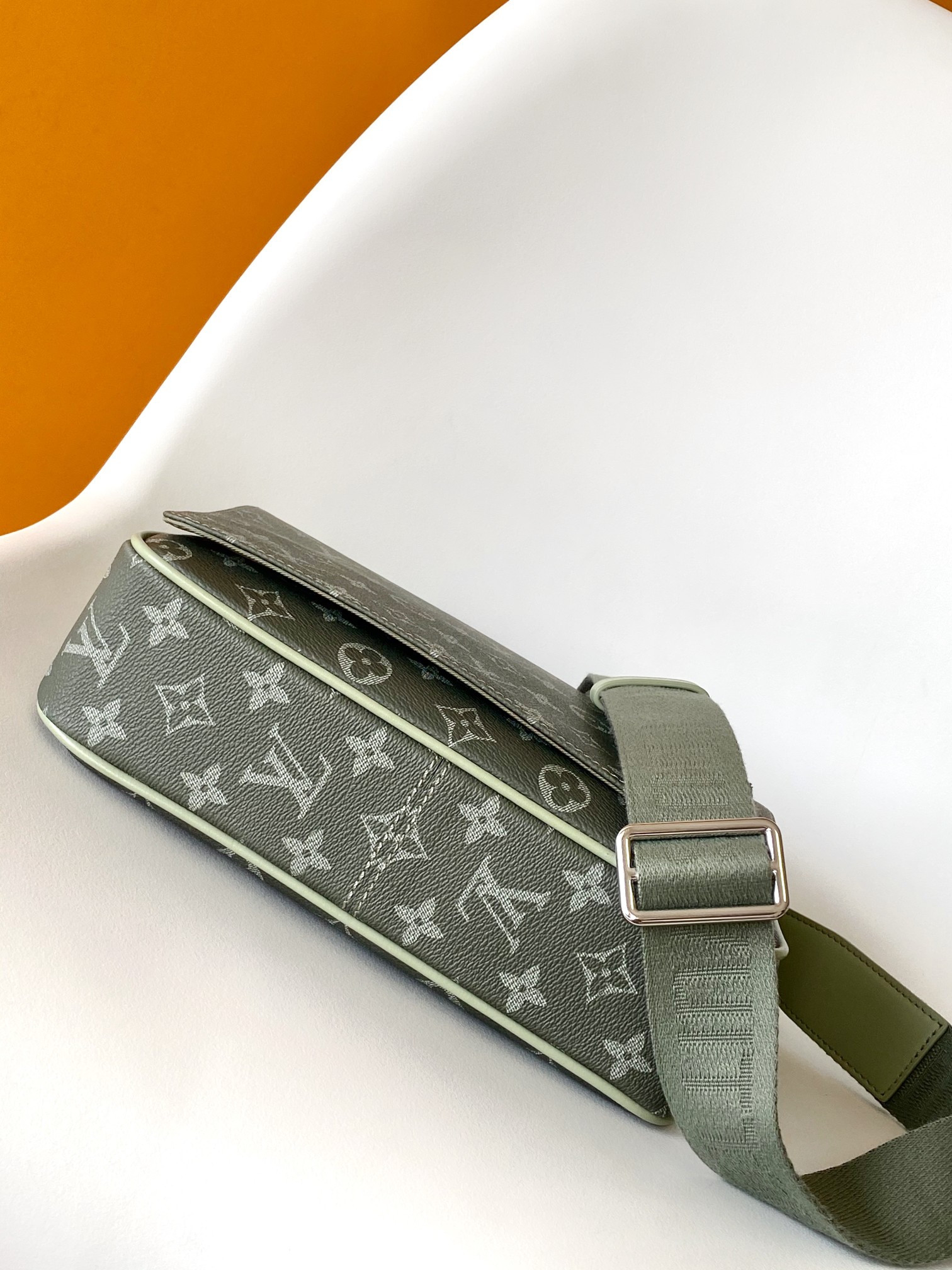 Louis Vuitton Messenger Bag Canvas M-s
