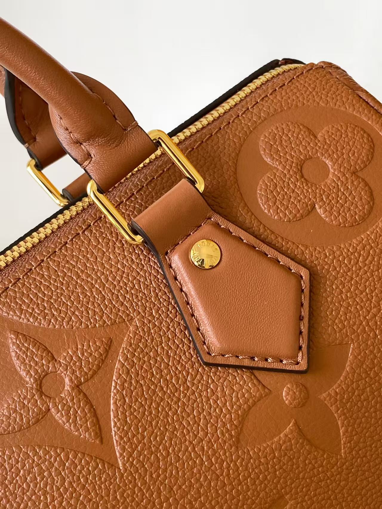 Louis Vuitton Basic Bag Black M-l-s