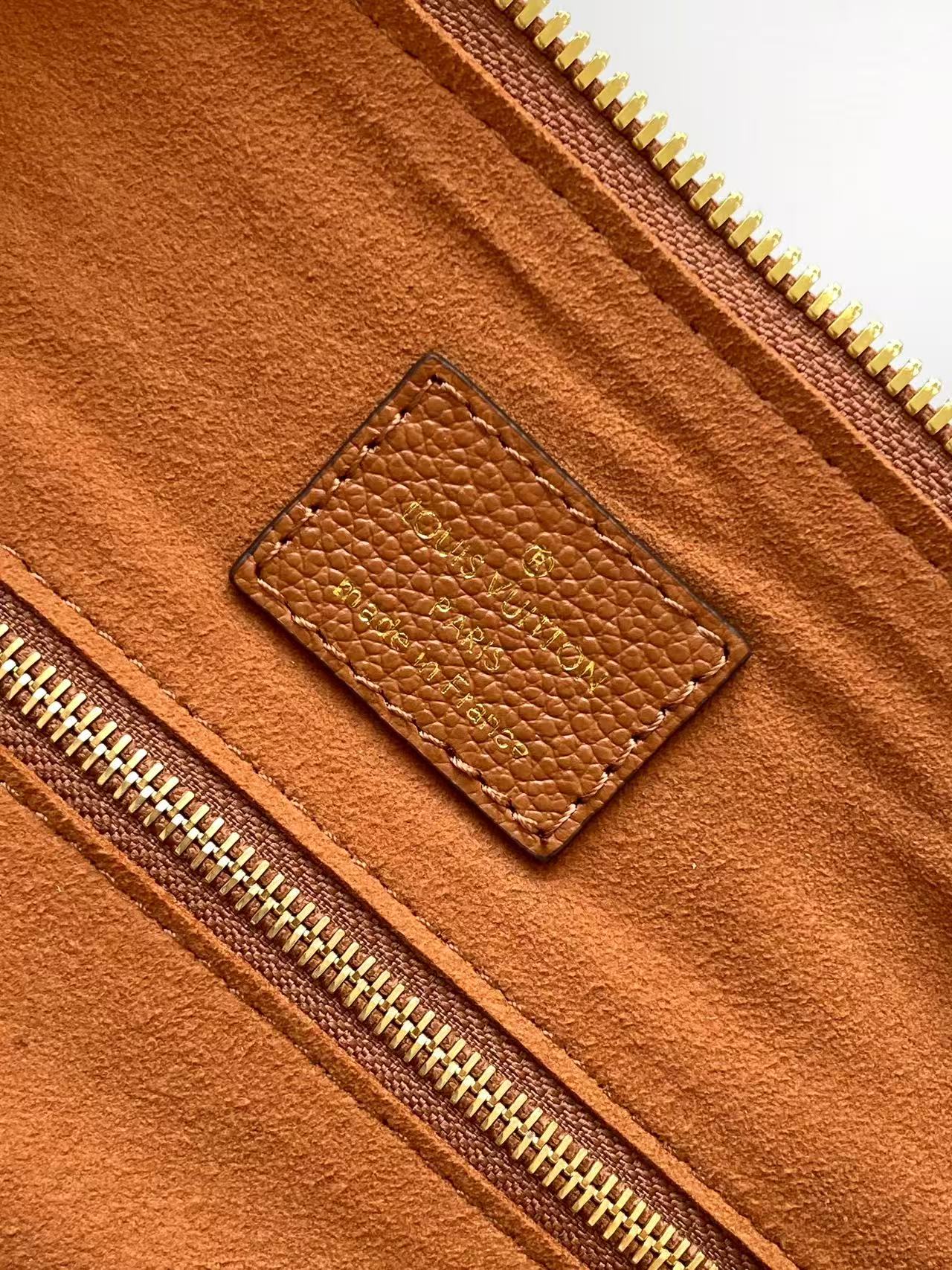 Louis Vuitton Basic Bag Black M-l-s