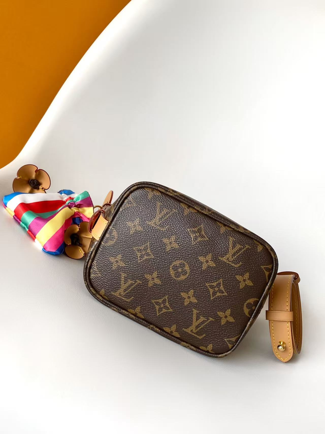 Louis Vuitton Basic Bag Canvas Foldable M-l