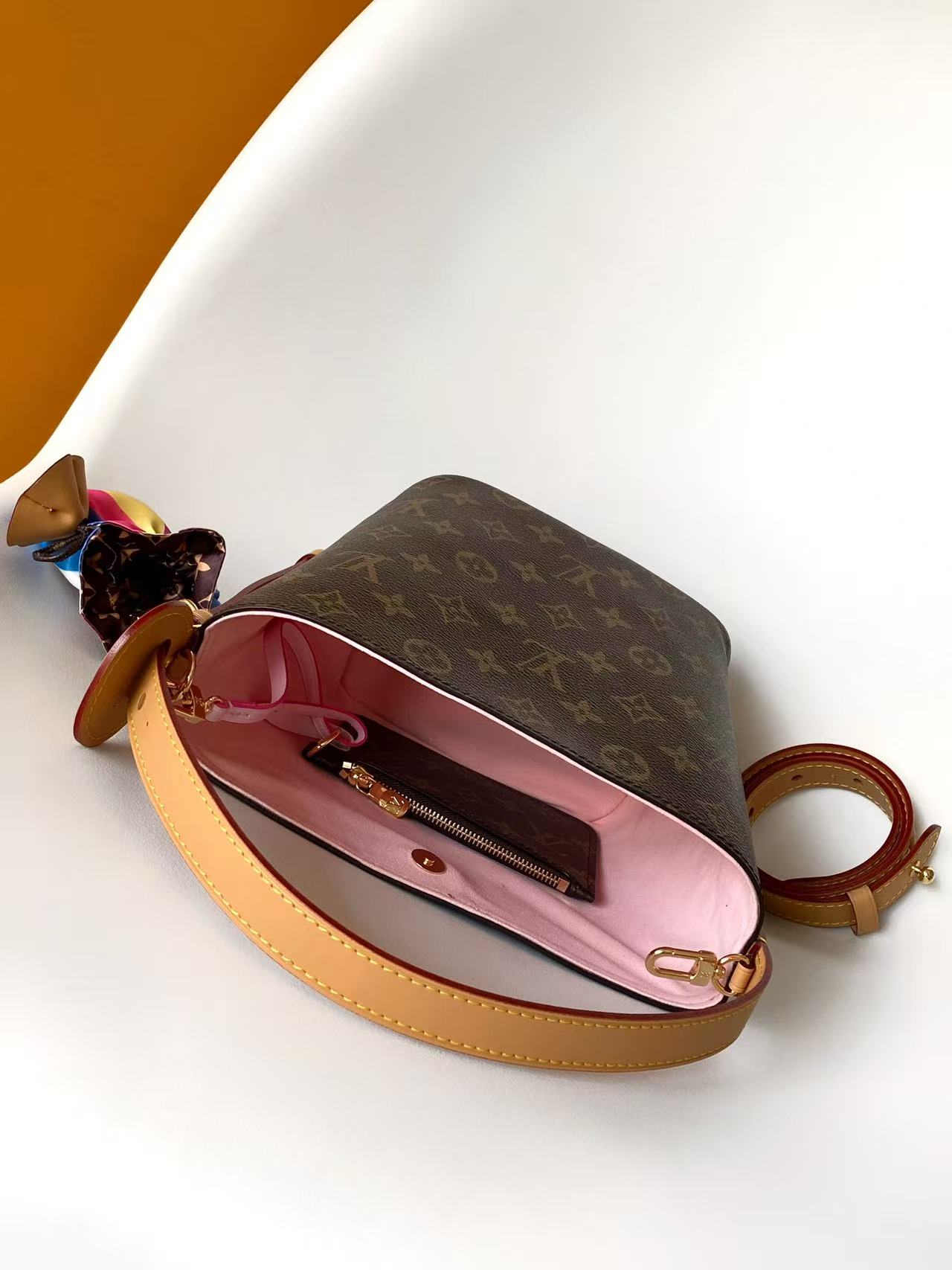 Louis Vuitton Basic Bag Canvas Foldable M-l