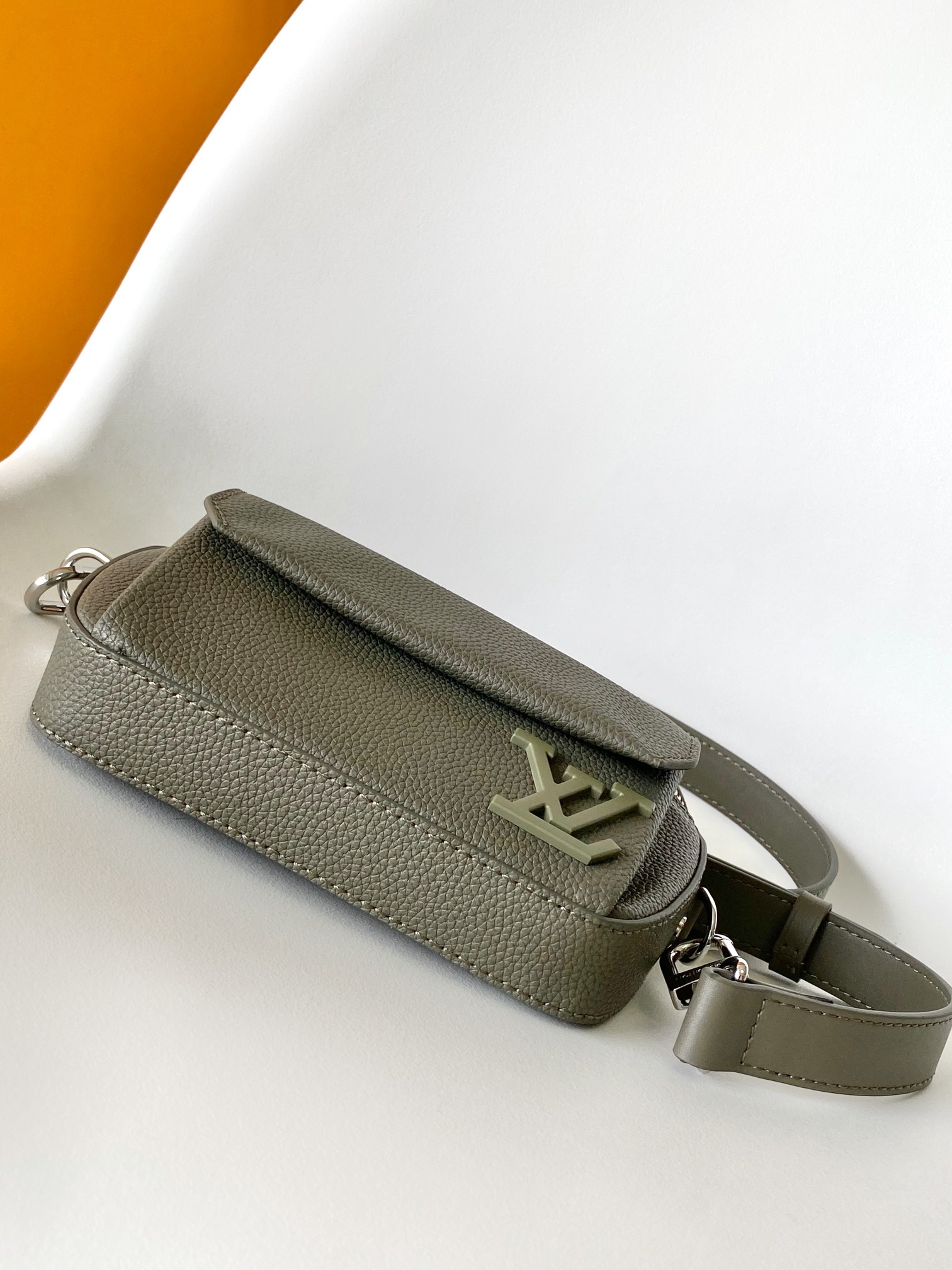 Basic Bag Cow Leather M-l