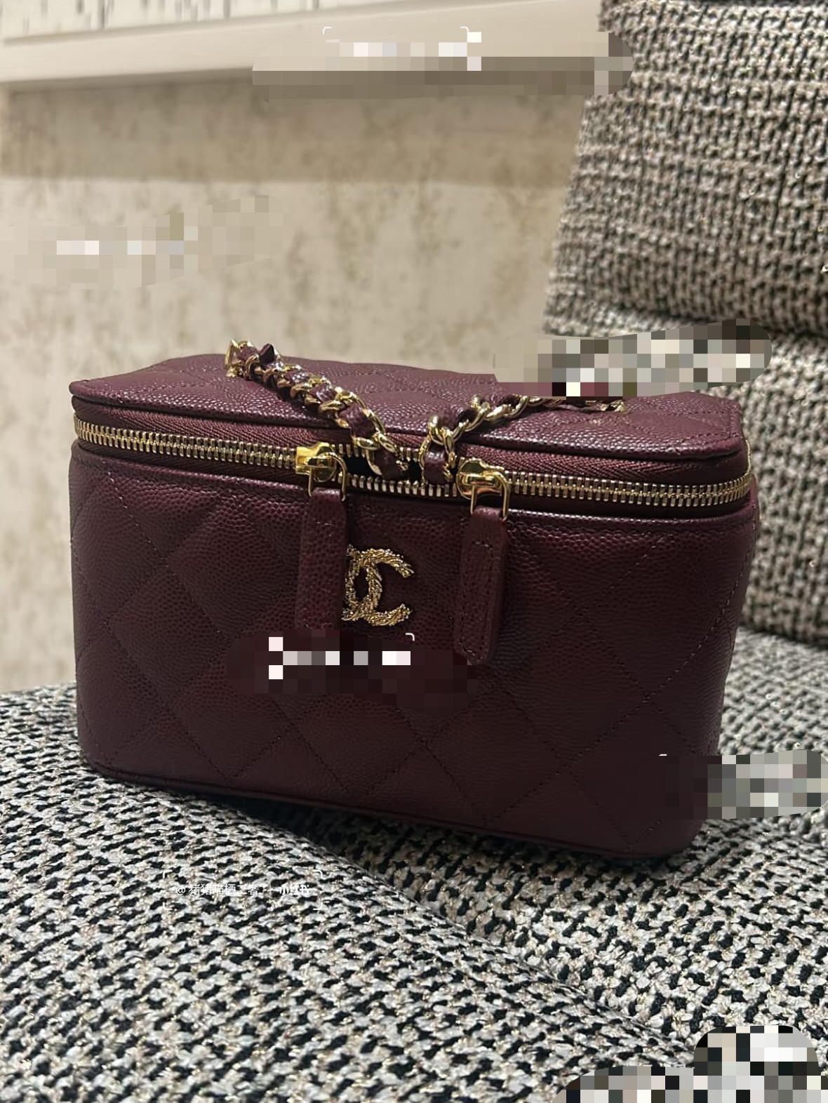 Chanel Basic Bag Red M-l