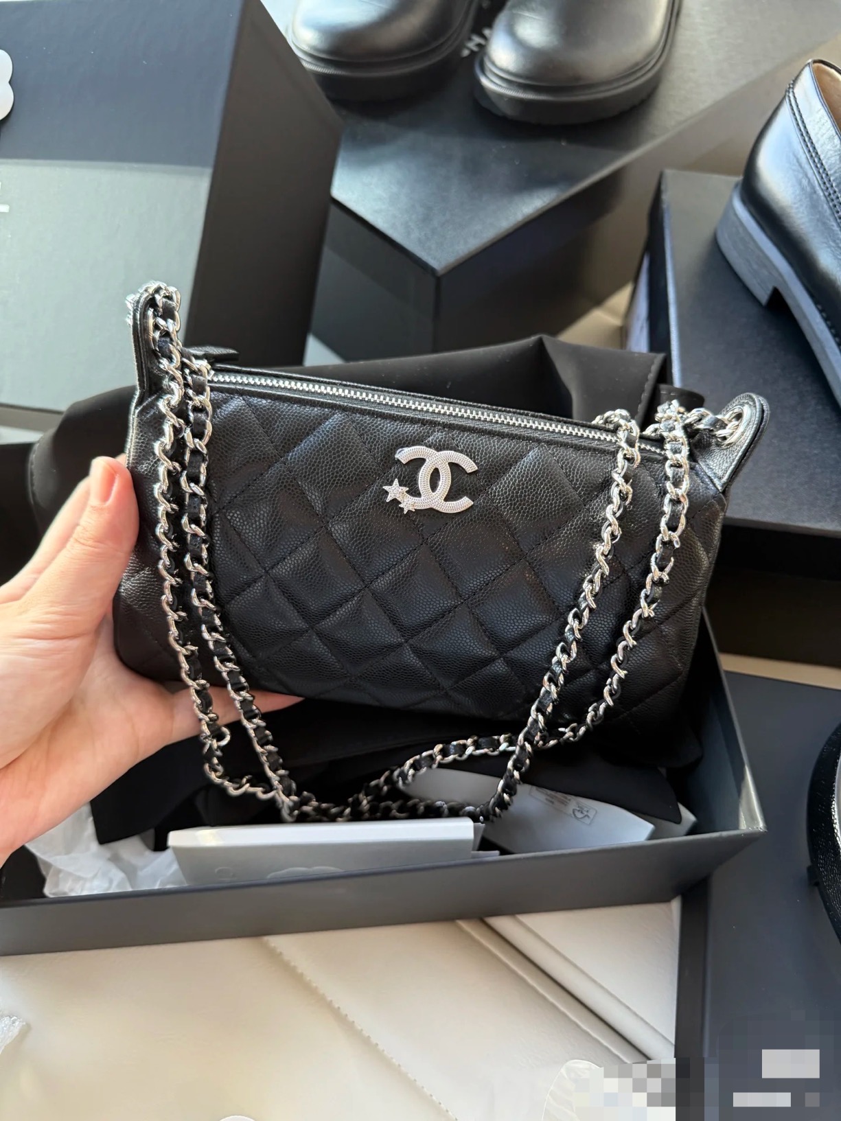 Chanel Basic Bag Black M-l-s