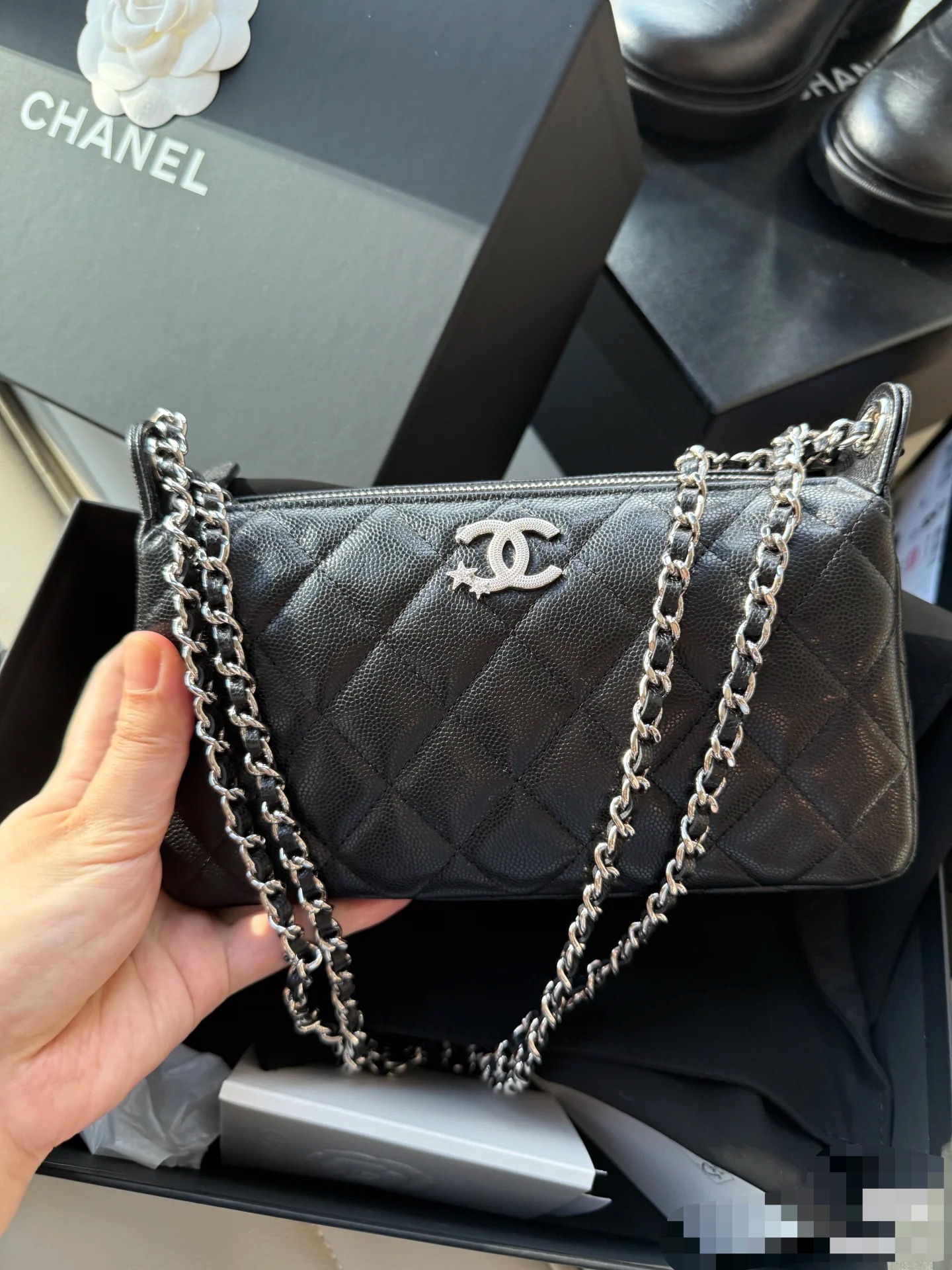 Chanel Basic Bag Black M-l-s