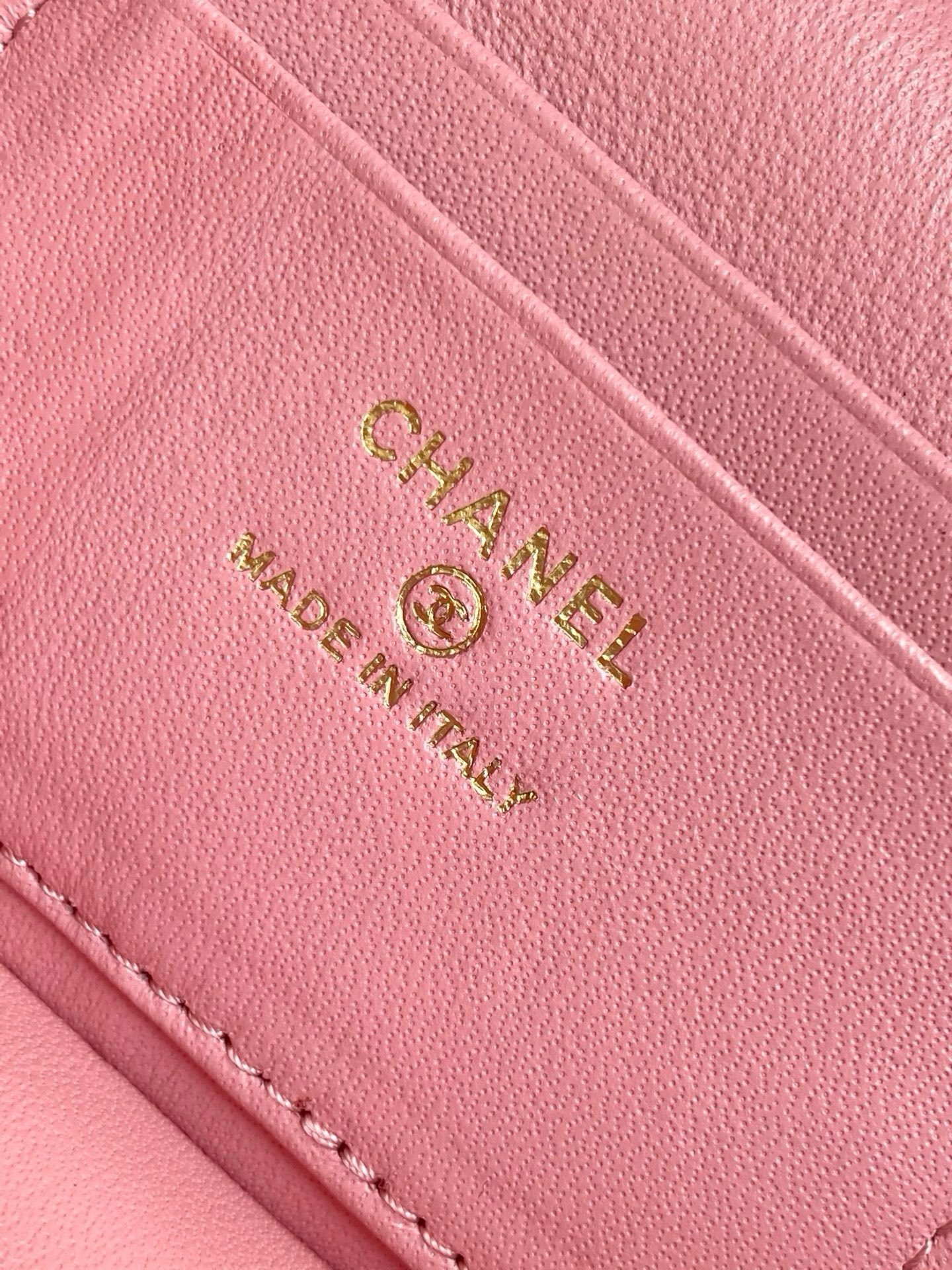 Chanel Basic Bag Black M-l