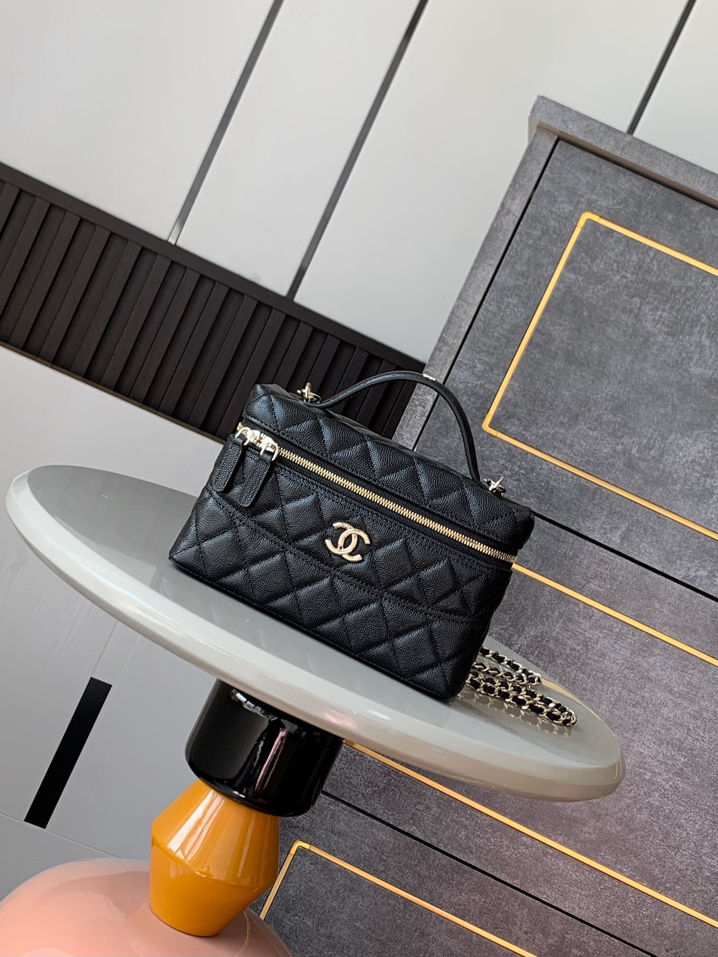 Chanel Basic Bag Black M-l