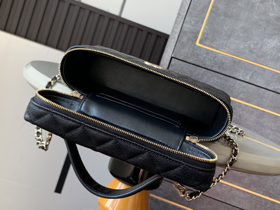 Chanel Basic Bag Black M-l