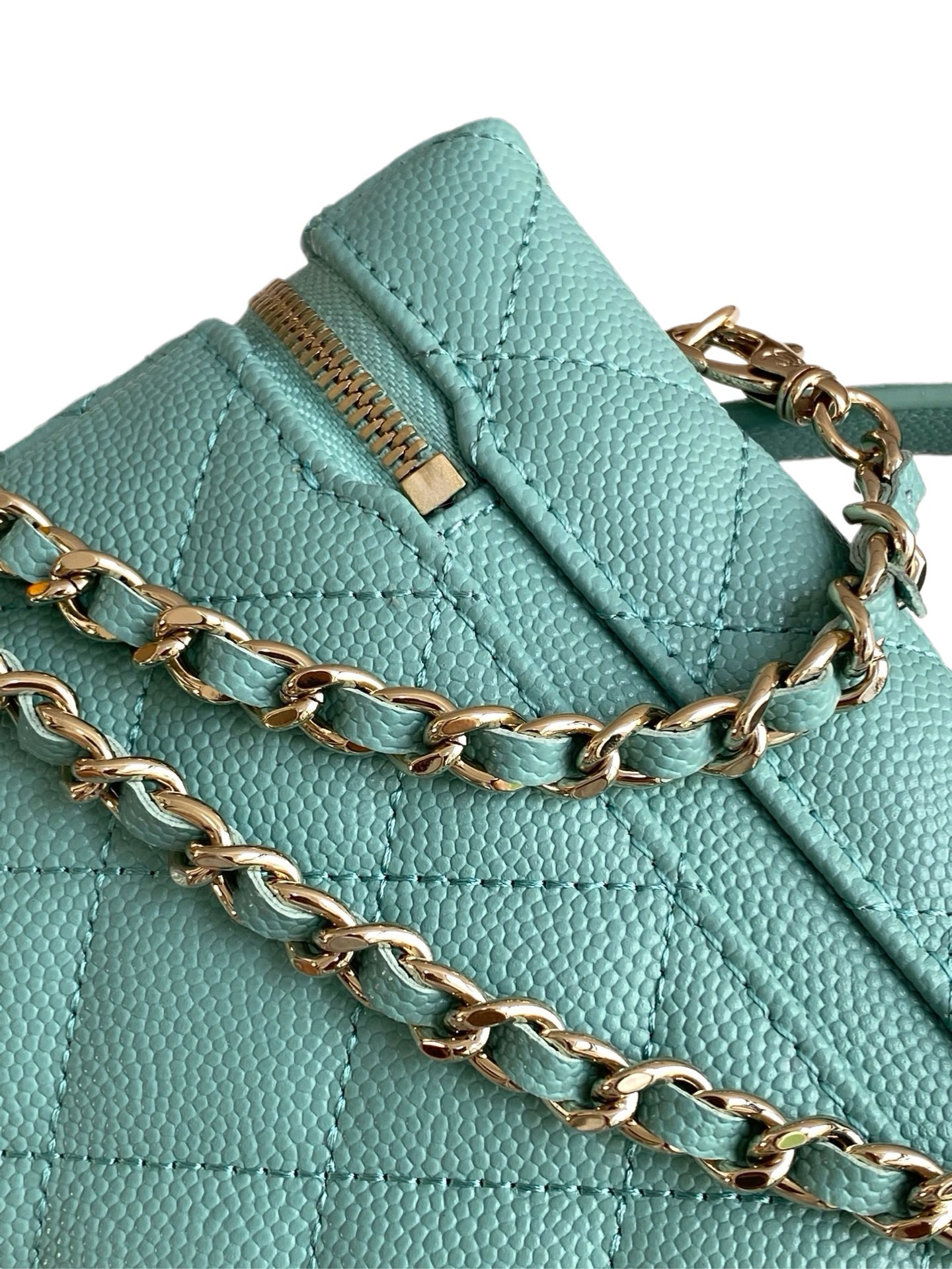 Chanel Basic Bag Black M-l