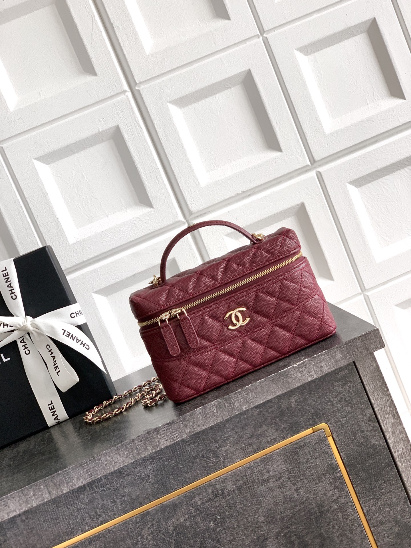 Chanel Basic Bag Black M-l