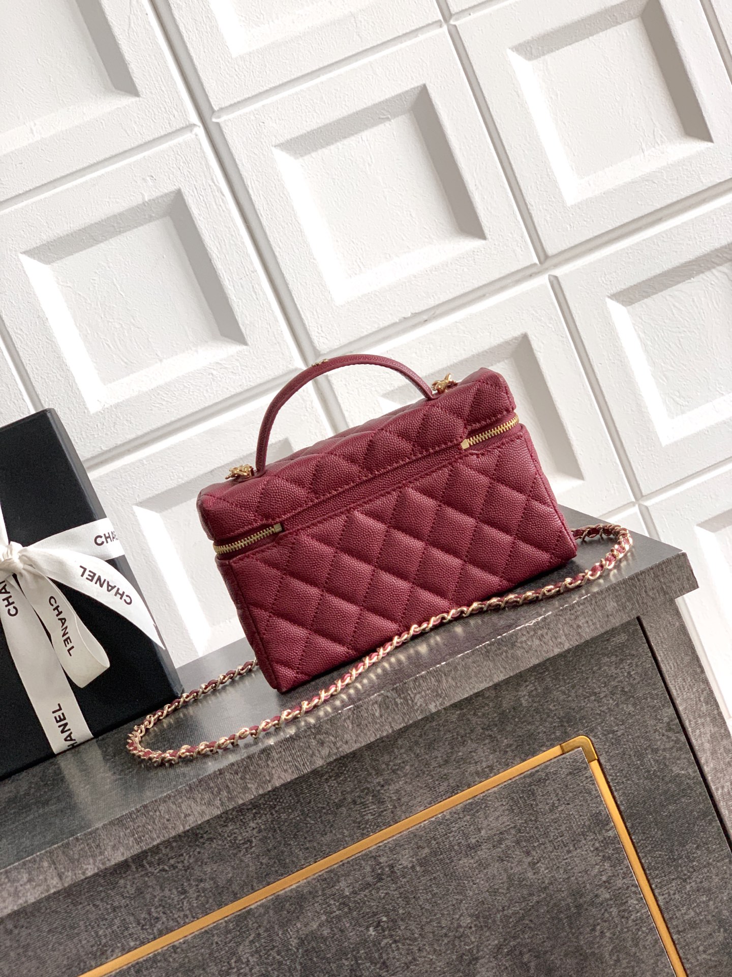 Chanel Basic Bag Black M-l